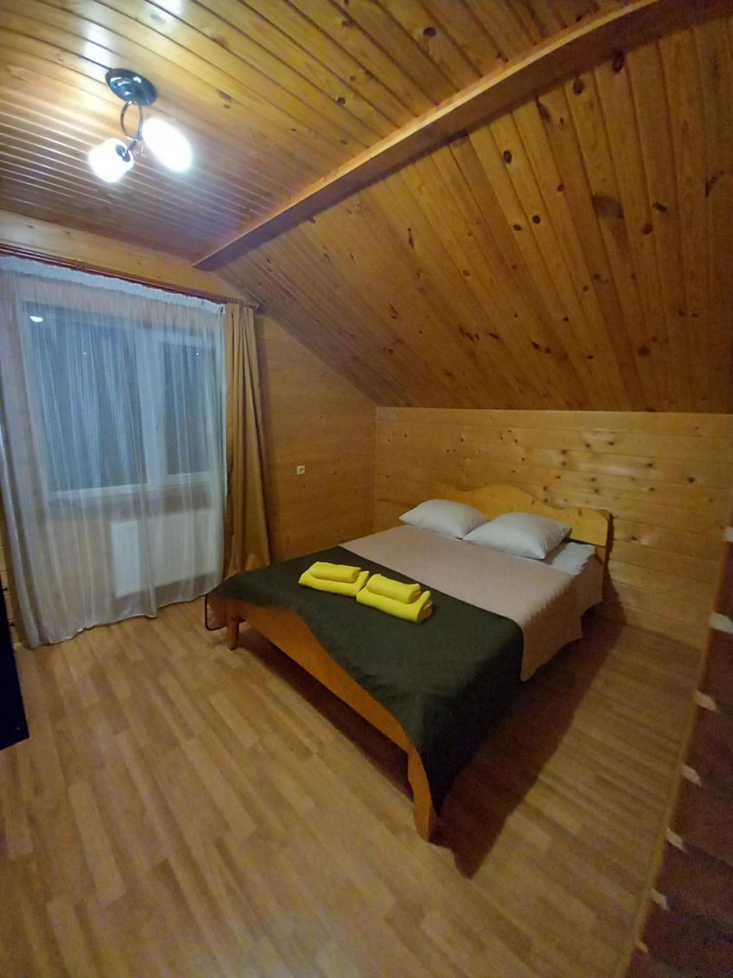 Five-Bedroom House photo 1