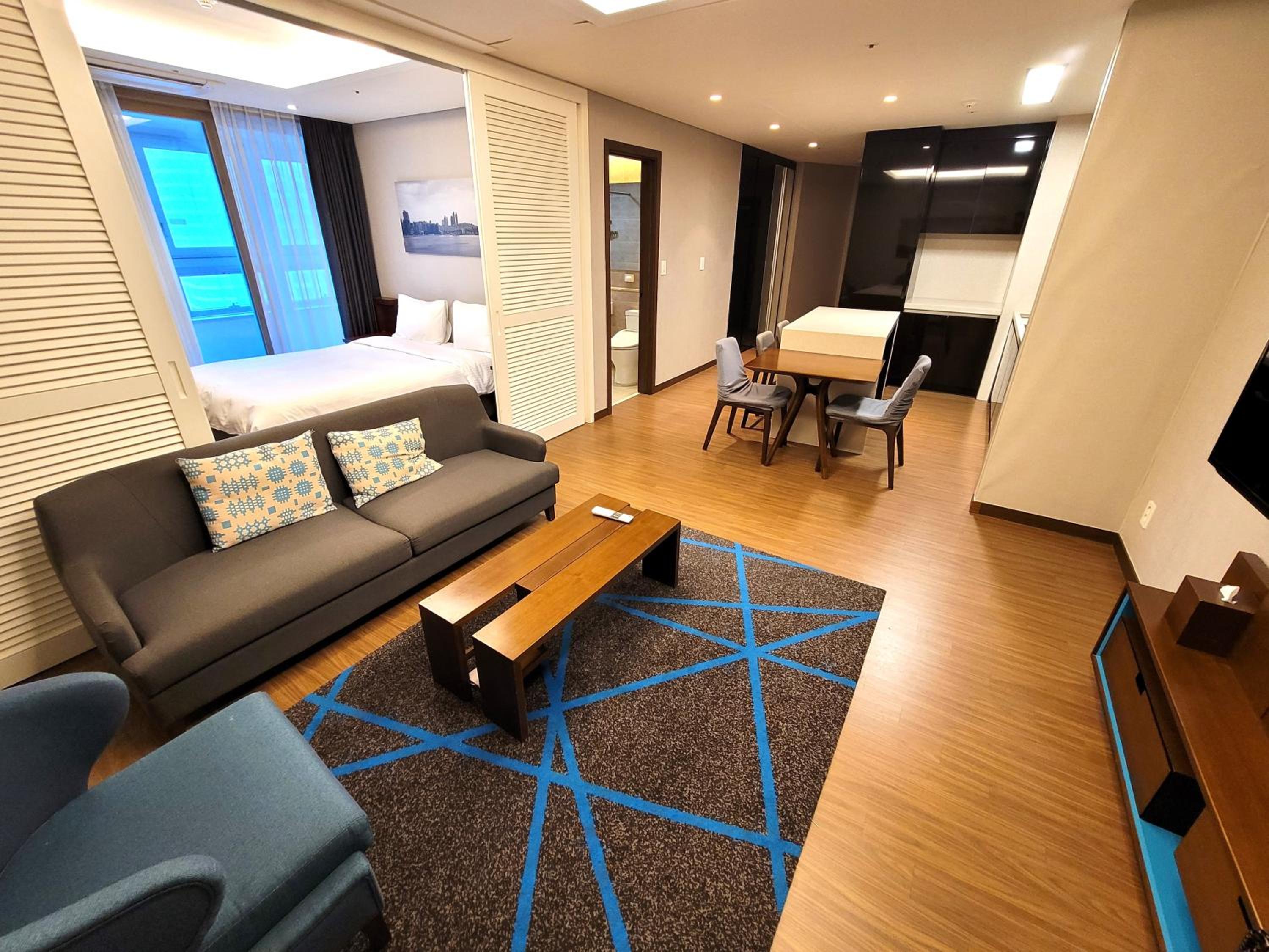 One-Bedroom Suite