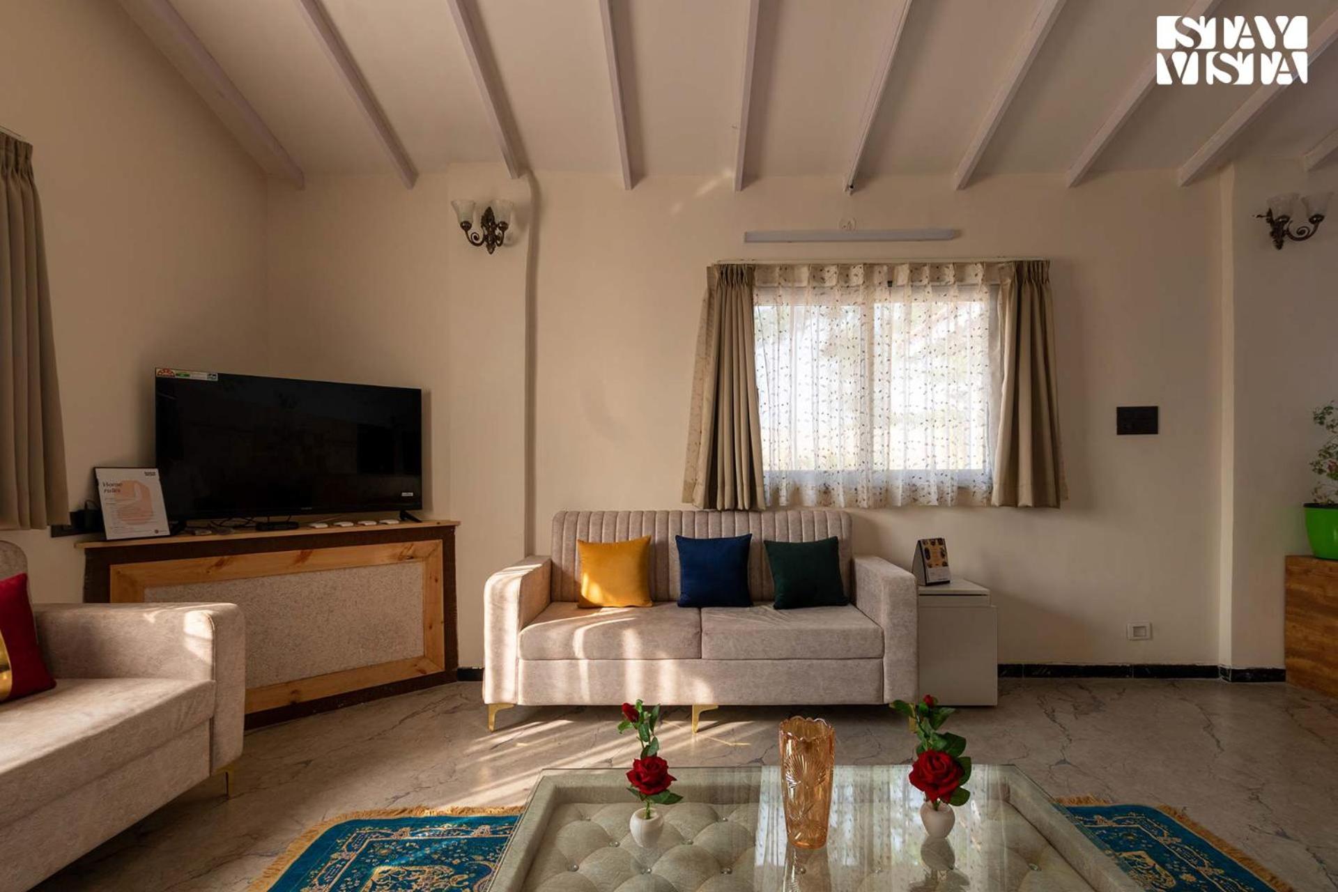 Villa photo 2