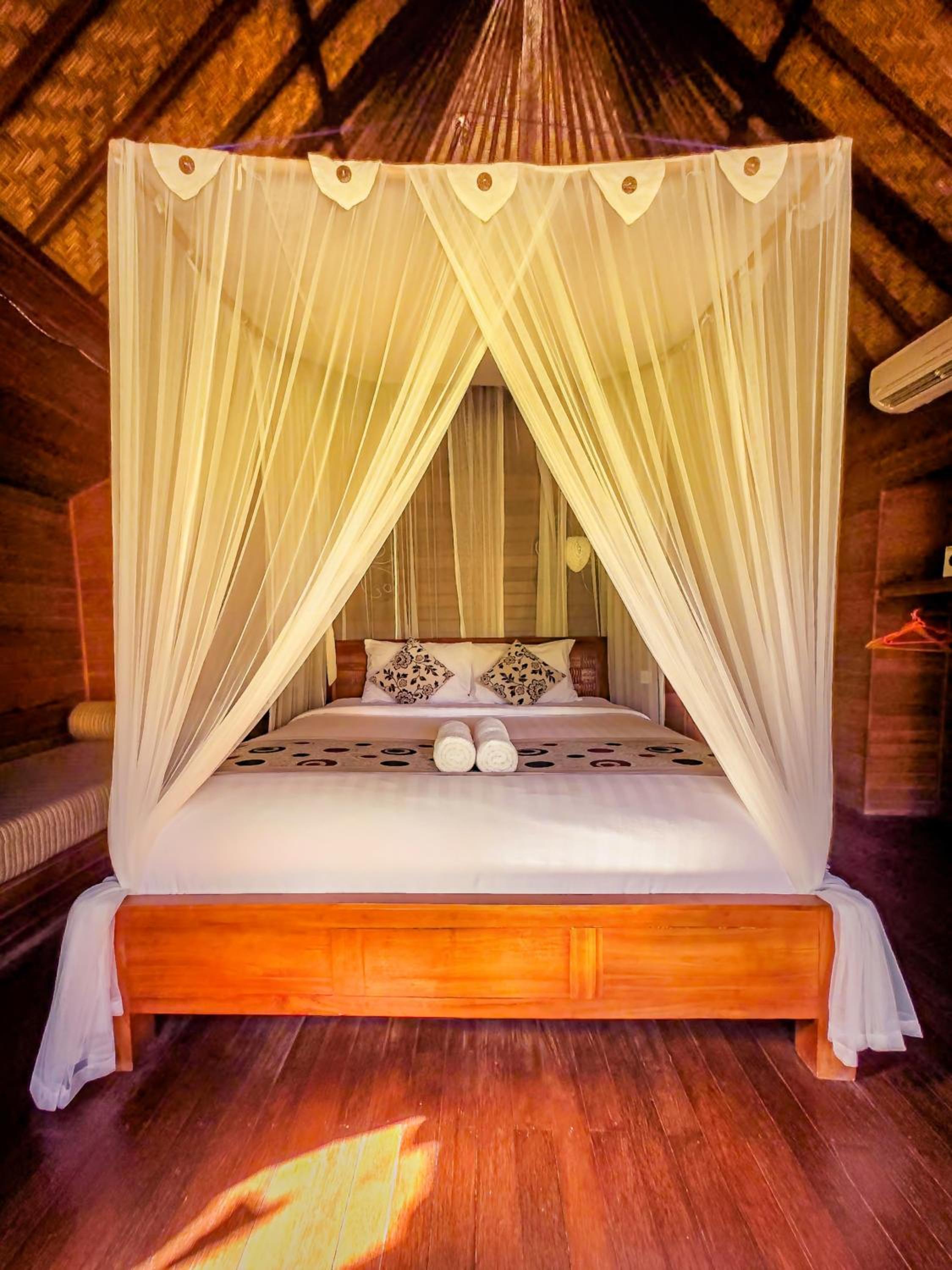 Deluxe Double Room with Balcony - Photo 3