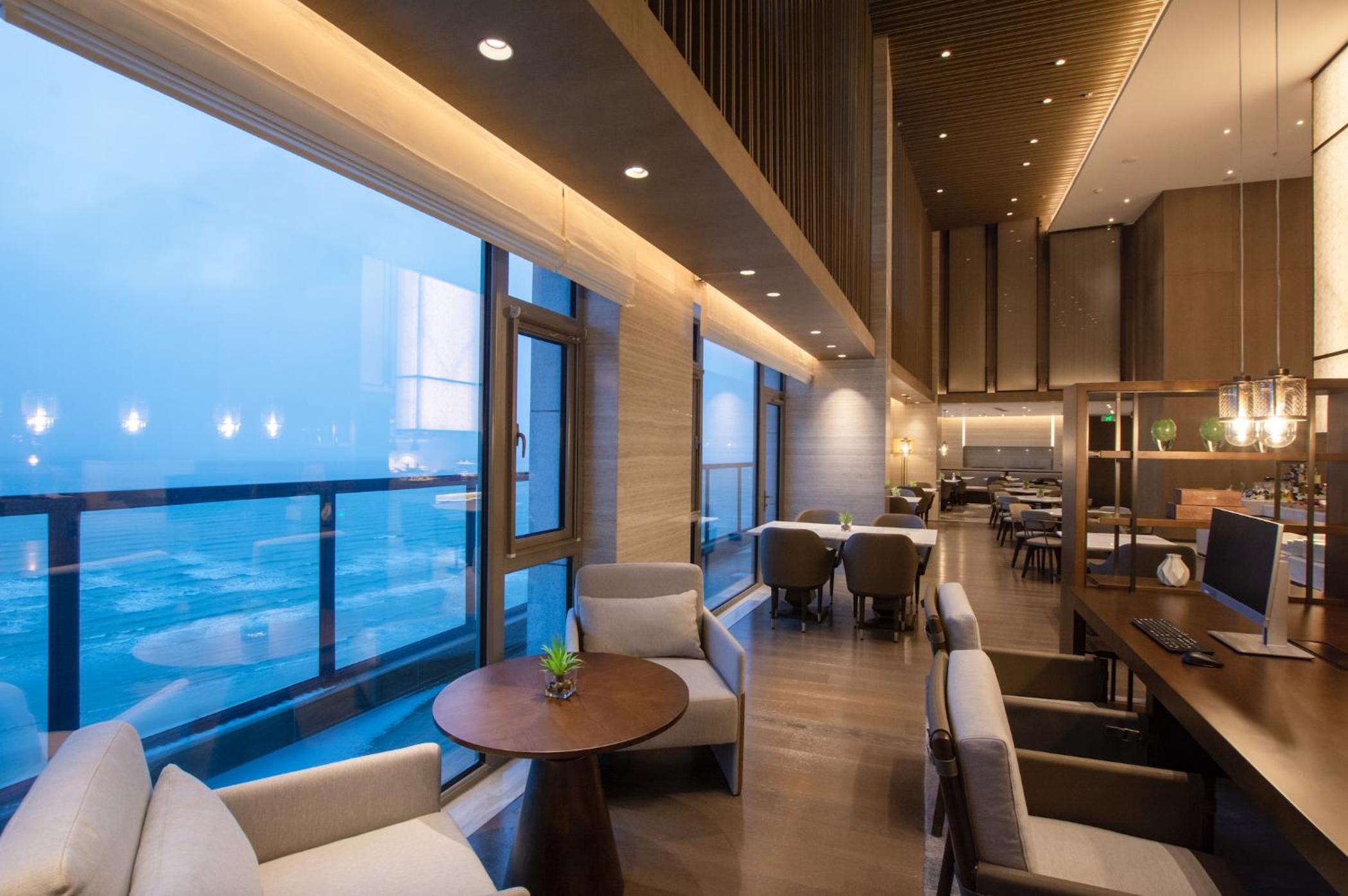 Ocean View Club King Room - Photo 4