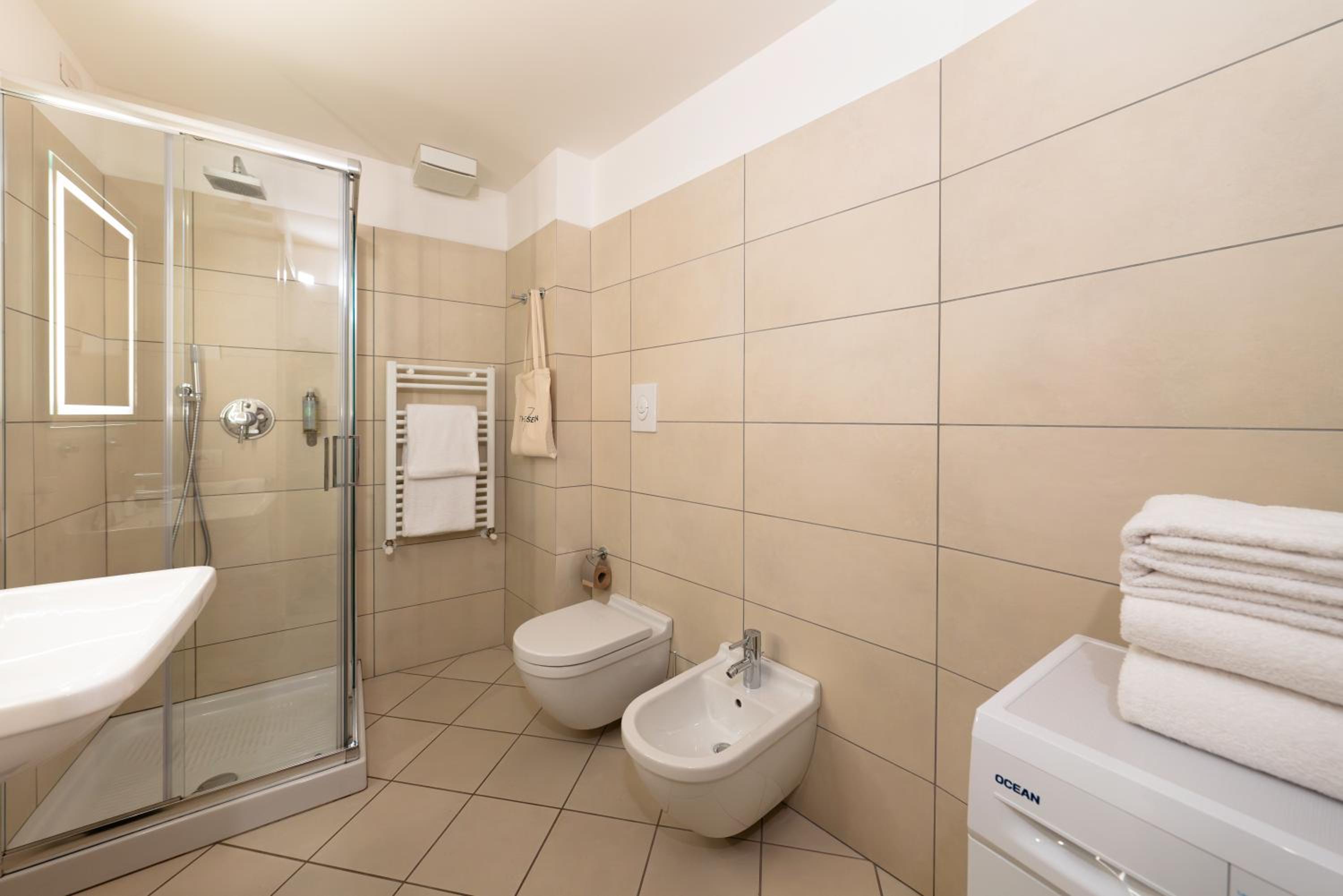 Budget Double Room photo 3