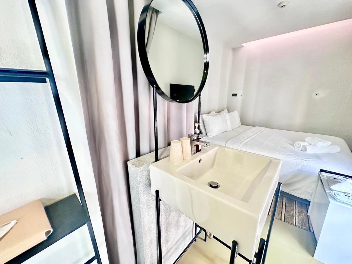 Standard Queen Room photo 2