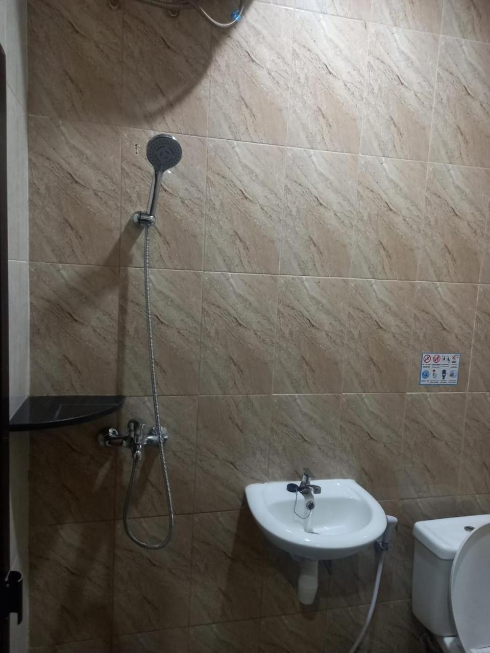 Standard Double Room - Photo 6