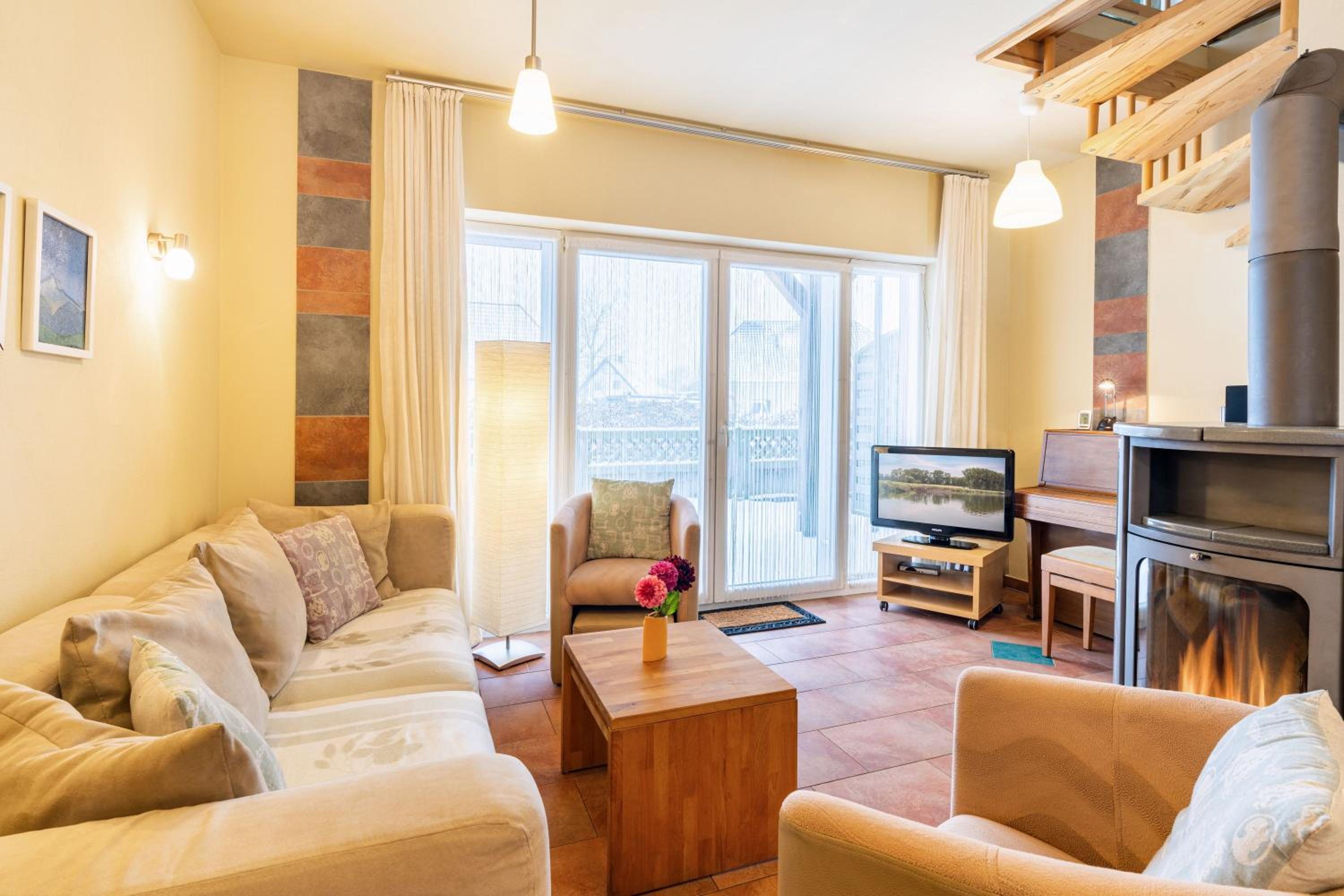 One-Bedroom Apartment with Balcony and Terrace photo 1