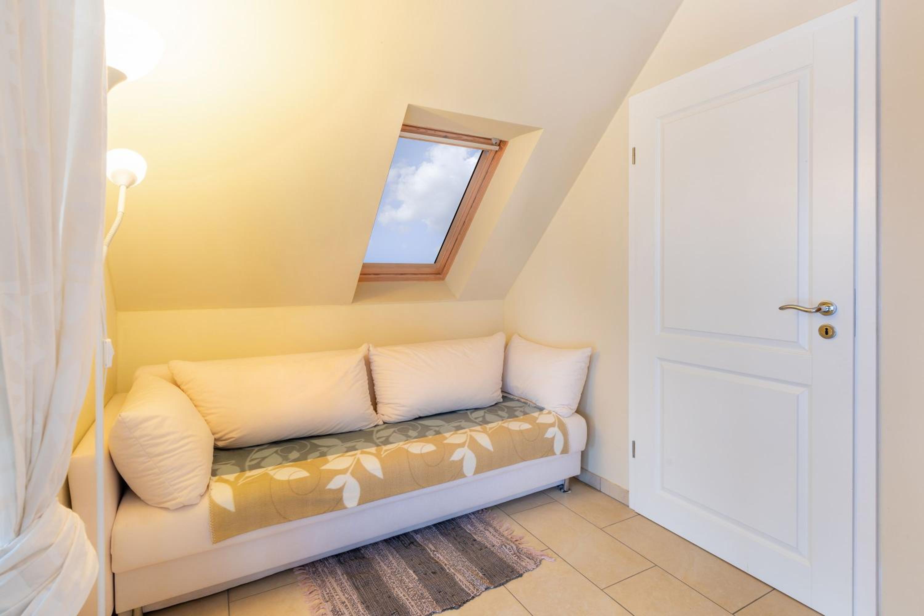 One-Bedroom Apartment with Balcony and Terrace photo 3