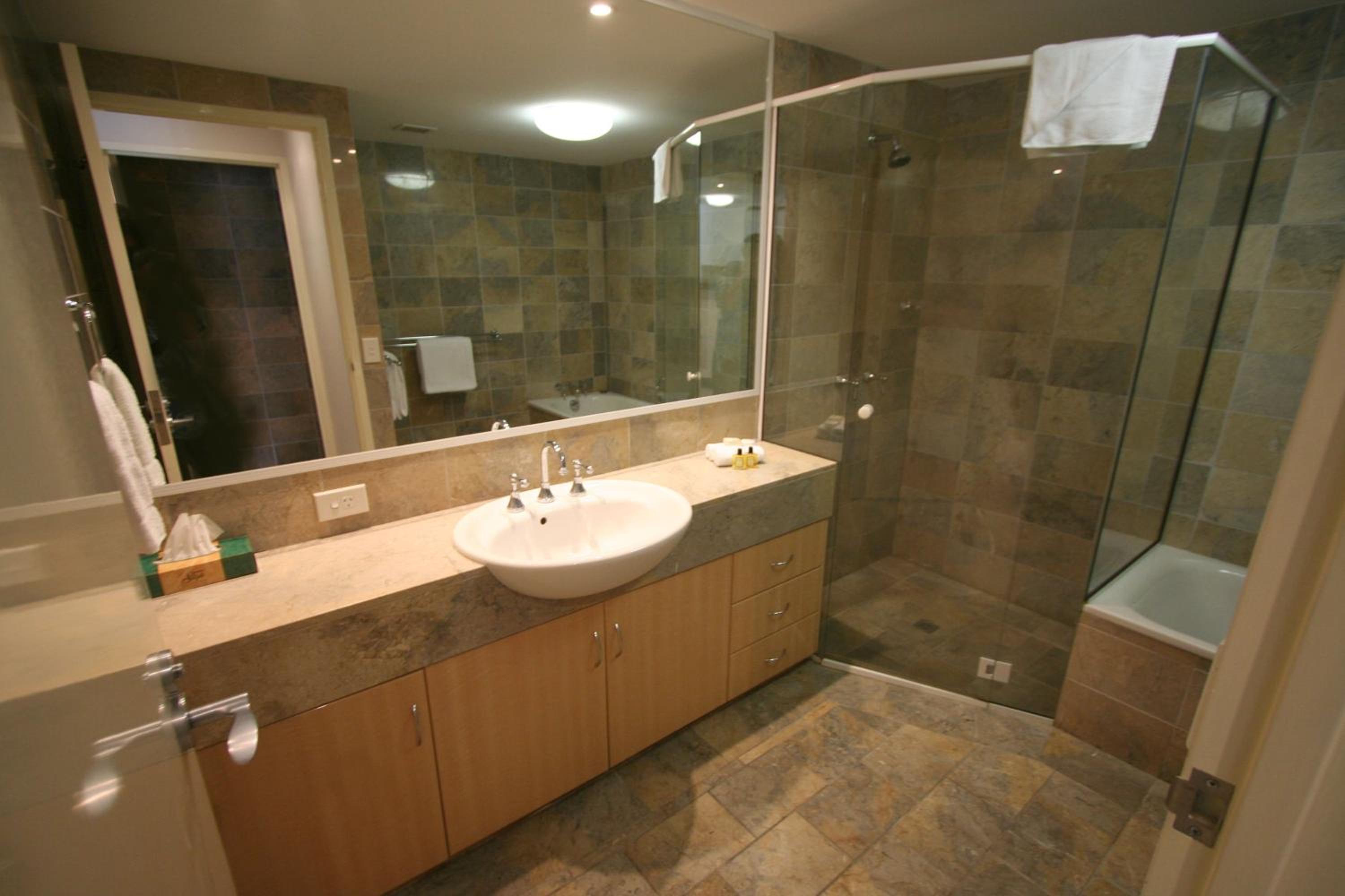 Deluxe Two-Bedroom Apartment With Beach View (Apt 10) photo 2