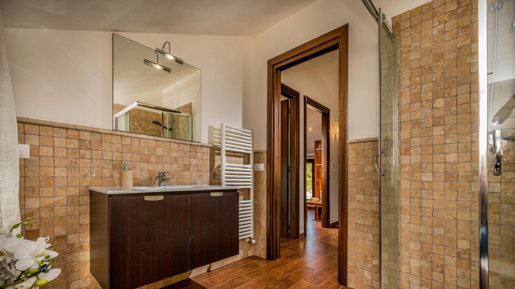 Three-Bedroom Villa photo 2