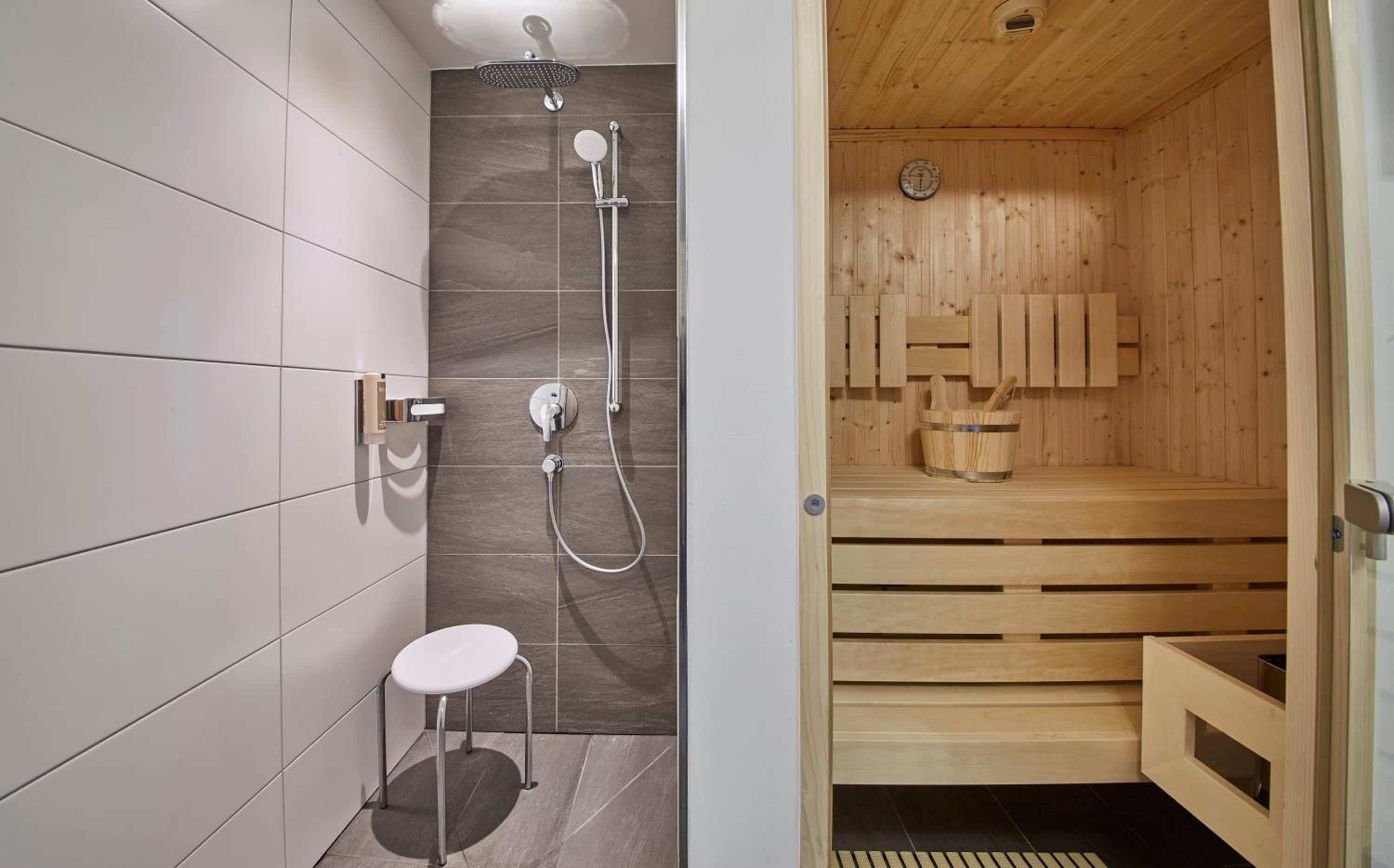 One-Bedroom Apartment with Sauna - Photo 14