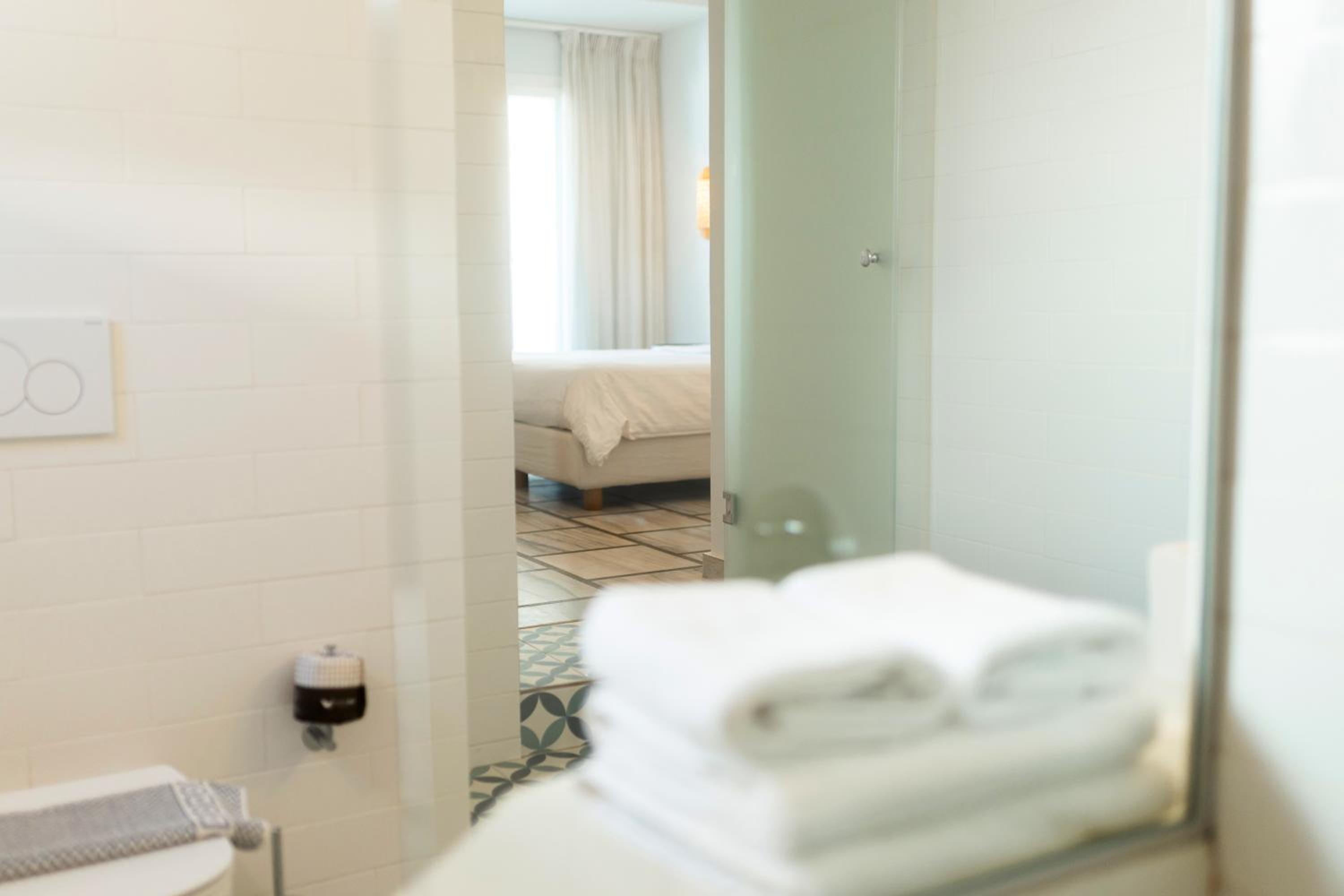 Room with Panoramic Sea View - Photo 10