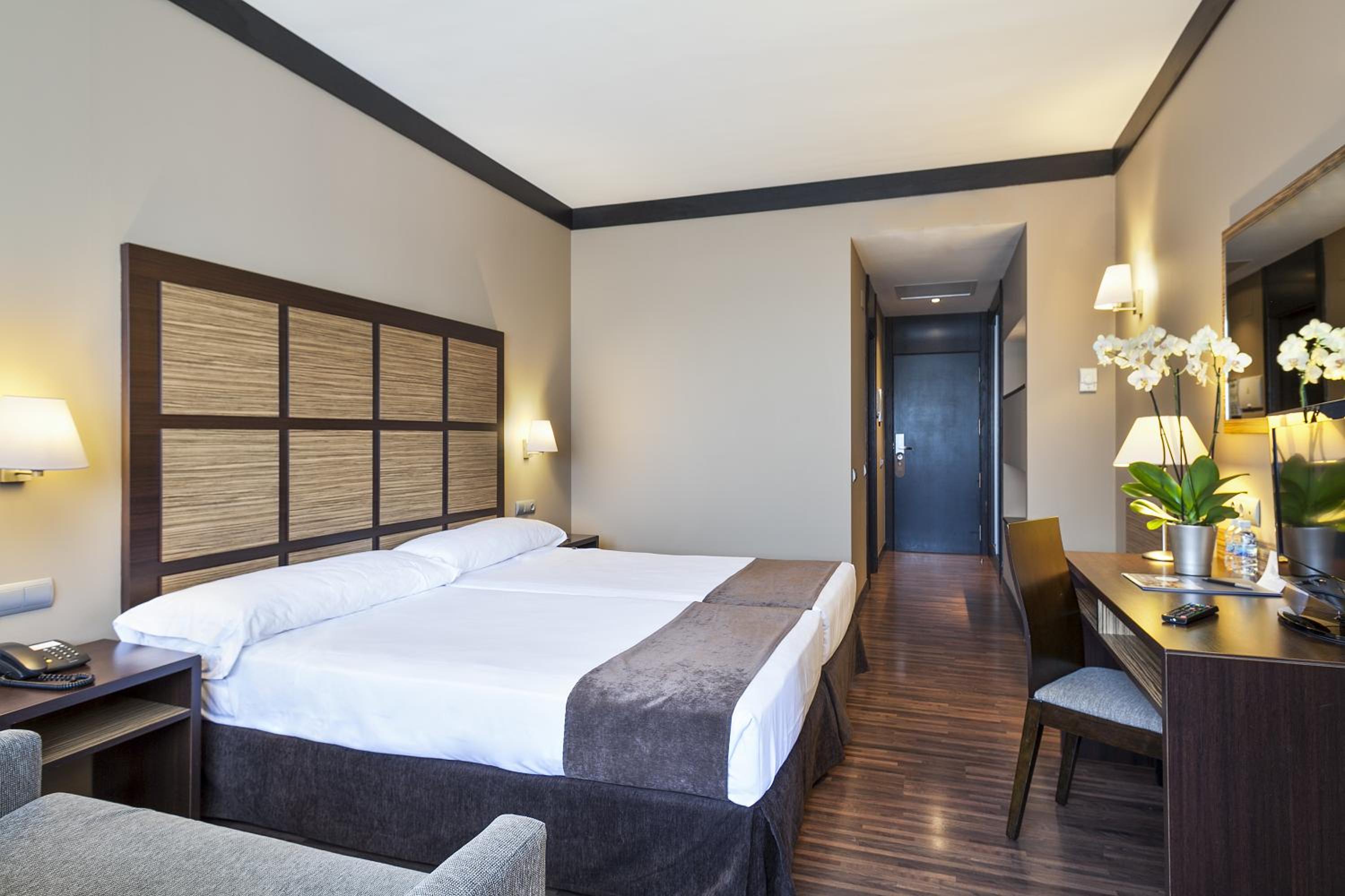 Standard Double Room - Photo 3