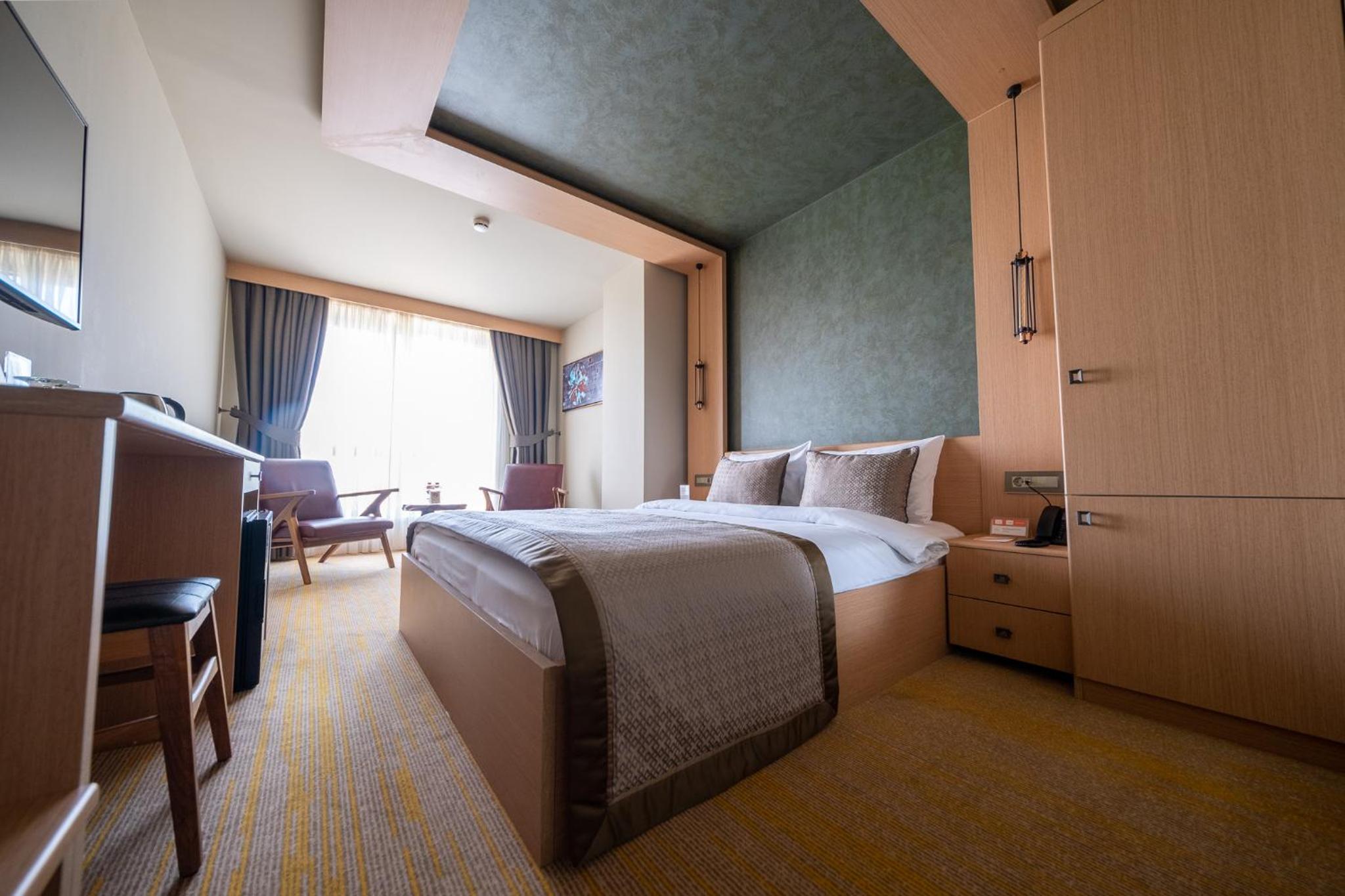 Superior King Room