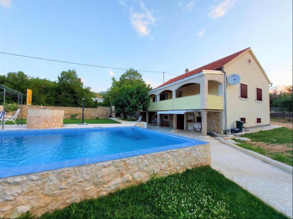 Three-Bedroom Villa photo 3