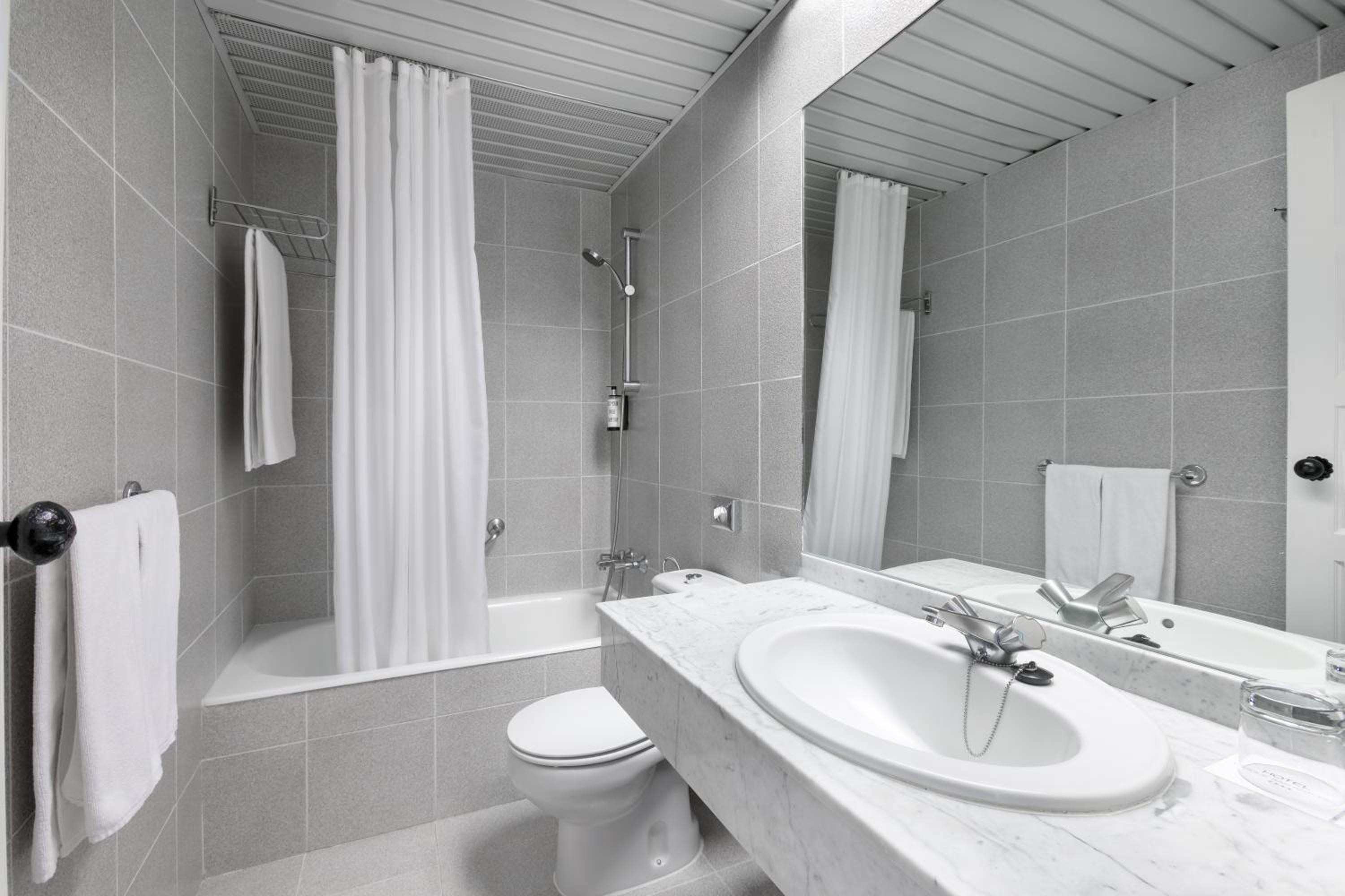 Habitación Sencilla con Balcón