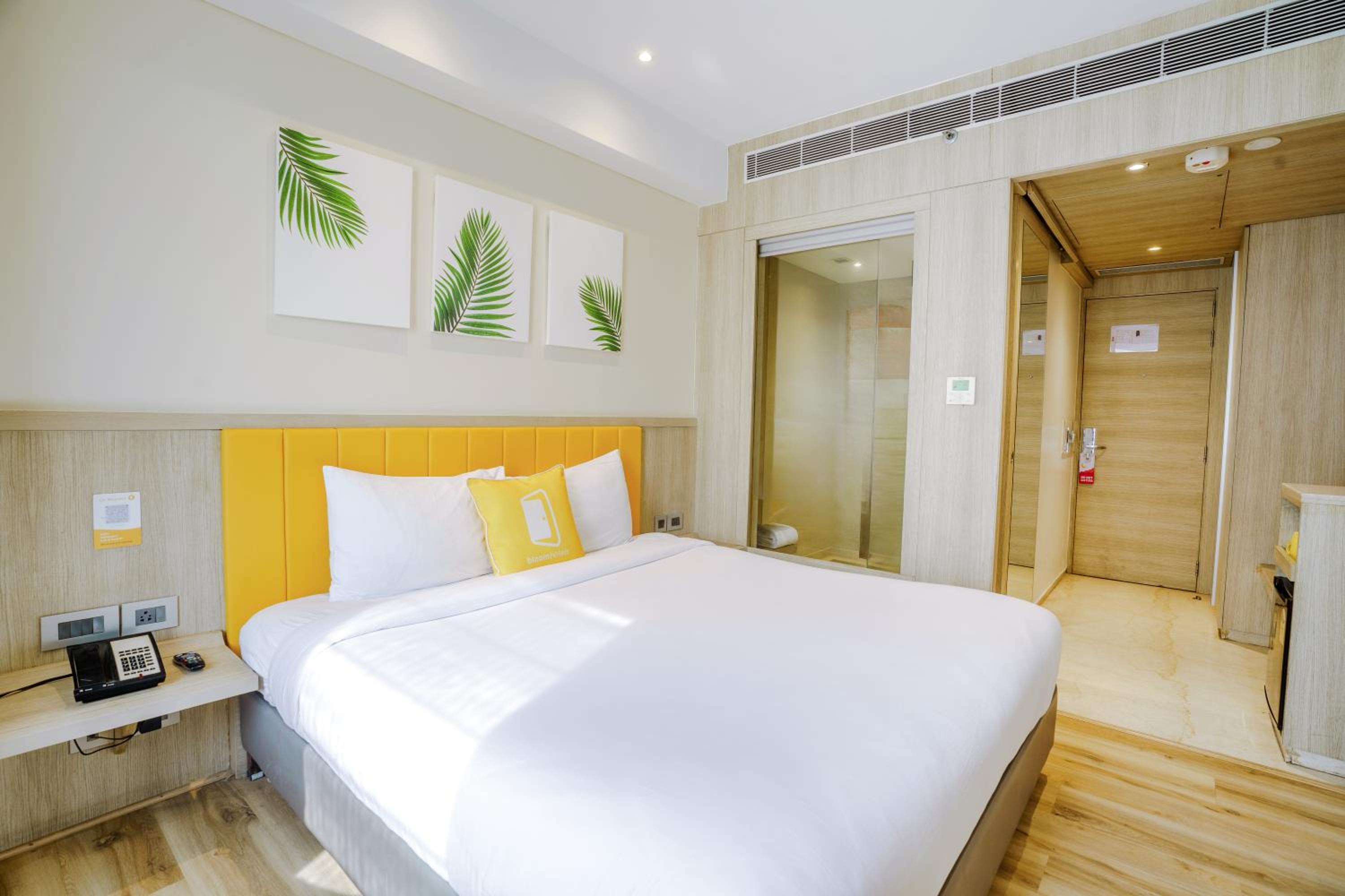 Superior King Room - Photo 4
