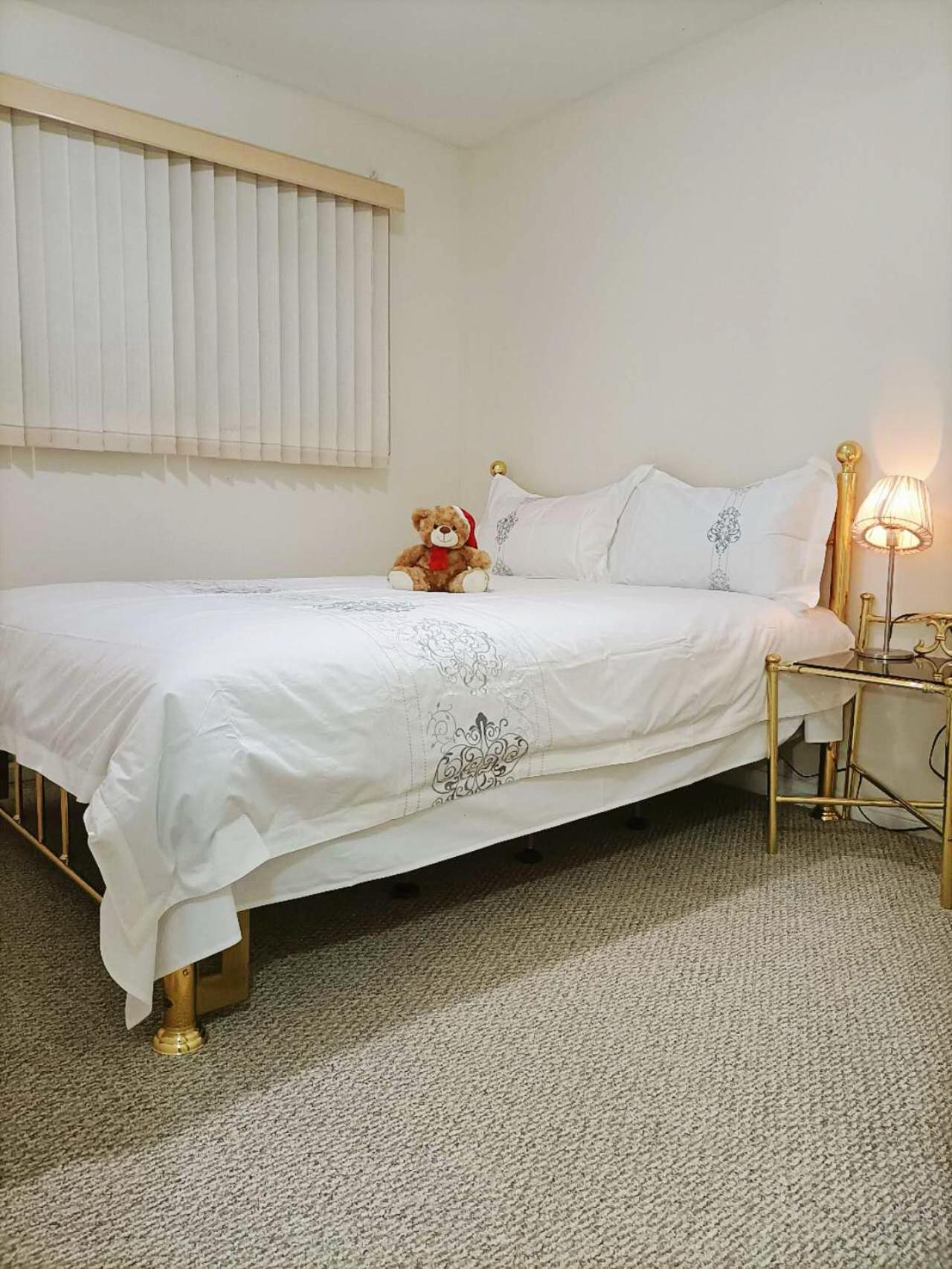 Double Room with Shared Bathroom photo 1