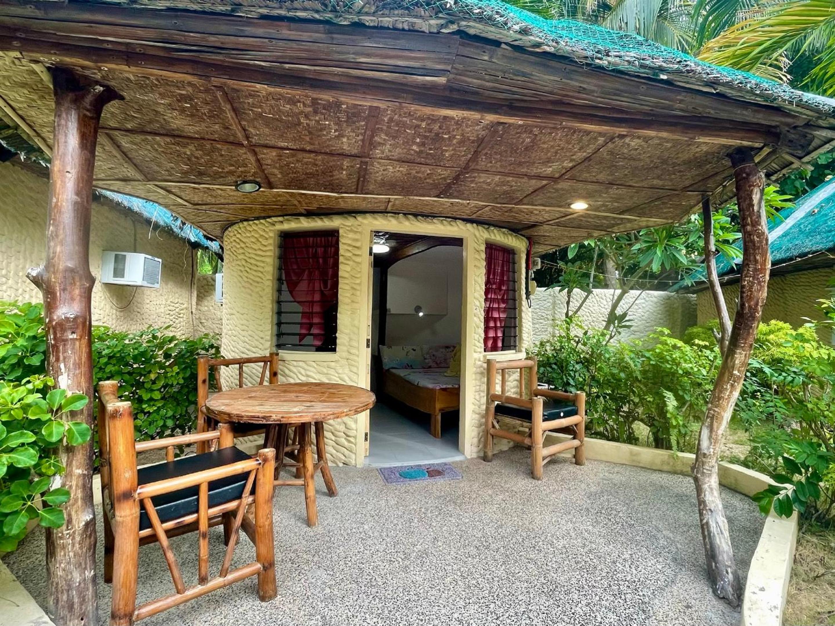 Double Room with Patio - Photo 3