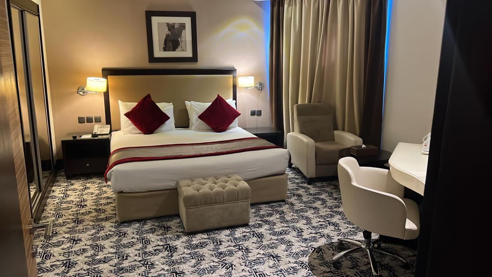 Two-Bedroom Suite - Photo 8