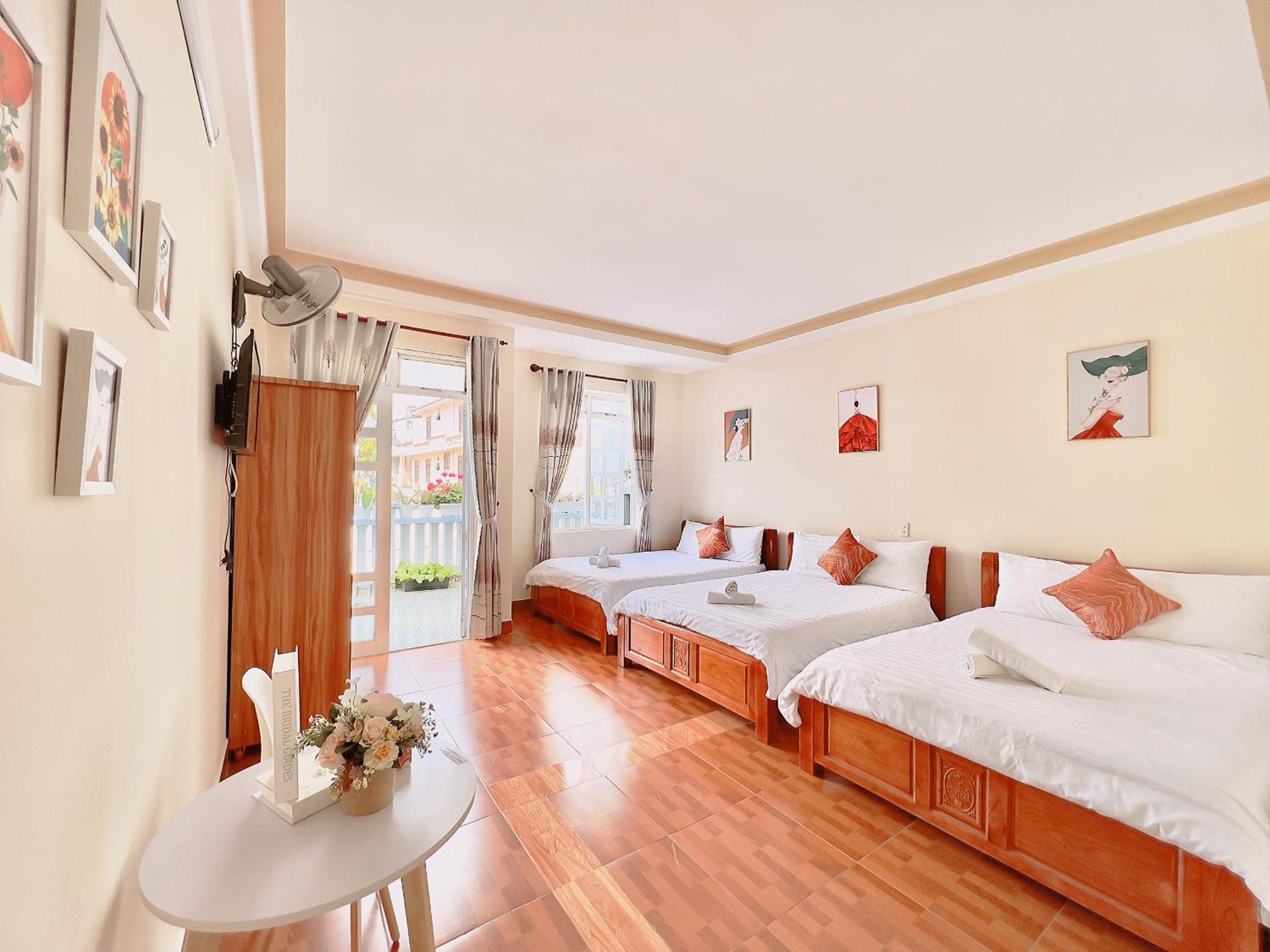 Deluxe Family Suite photo 1