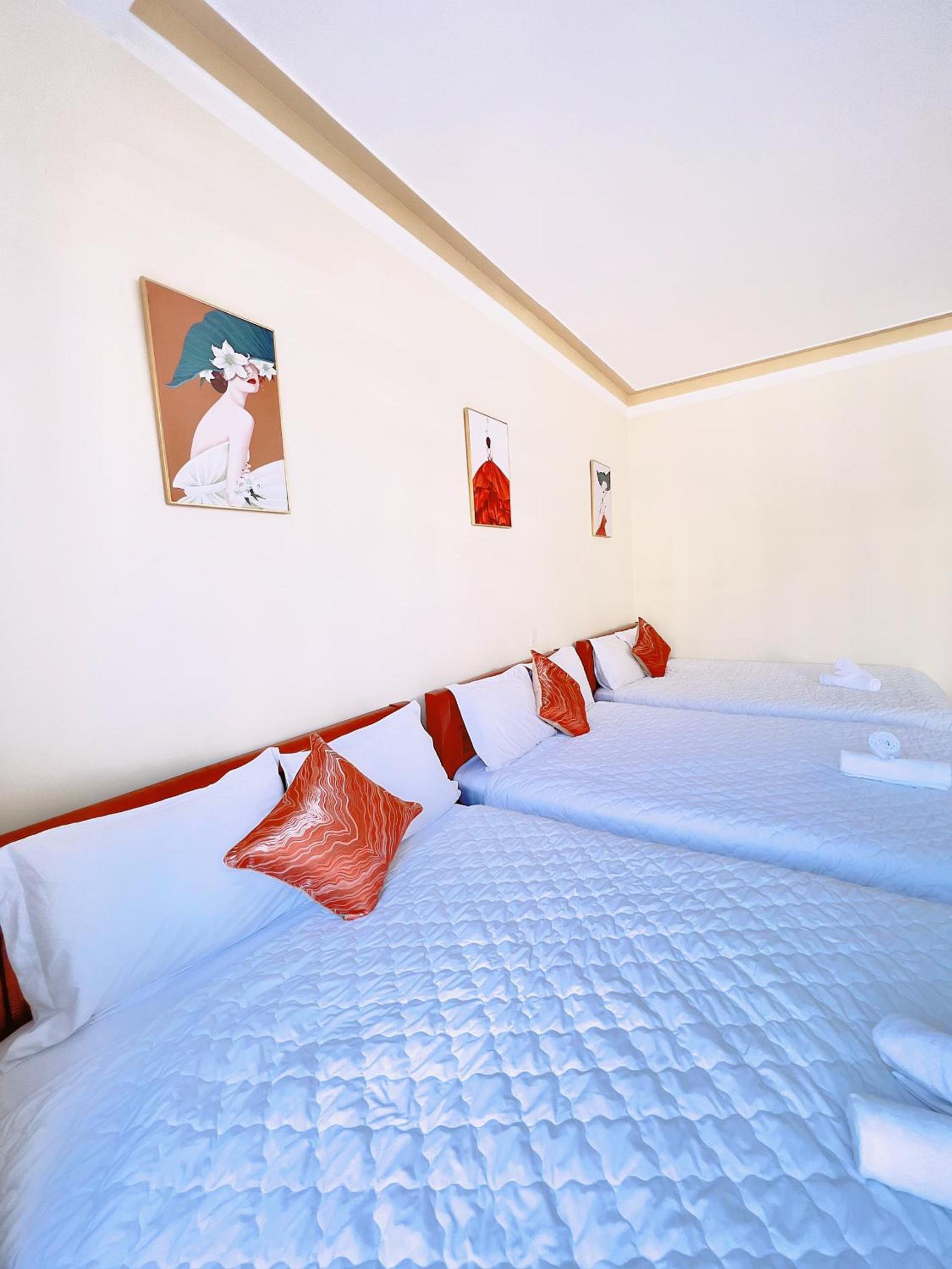 Deluxe Family Suite photo 2
