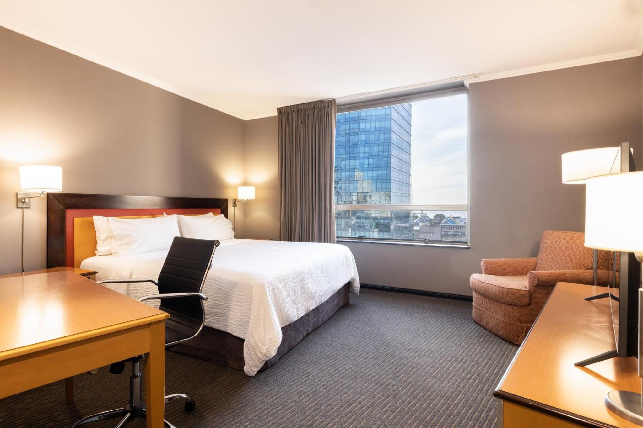 Standard King Room with City View