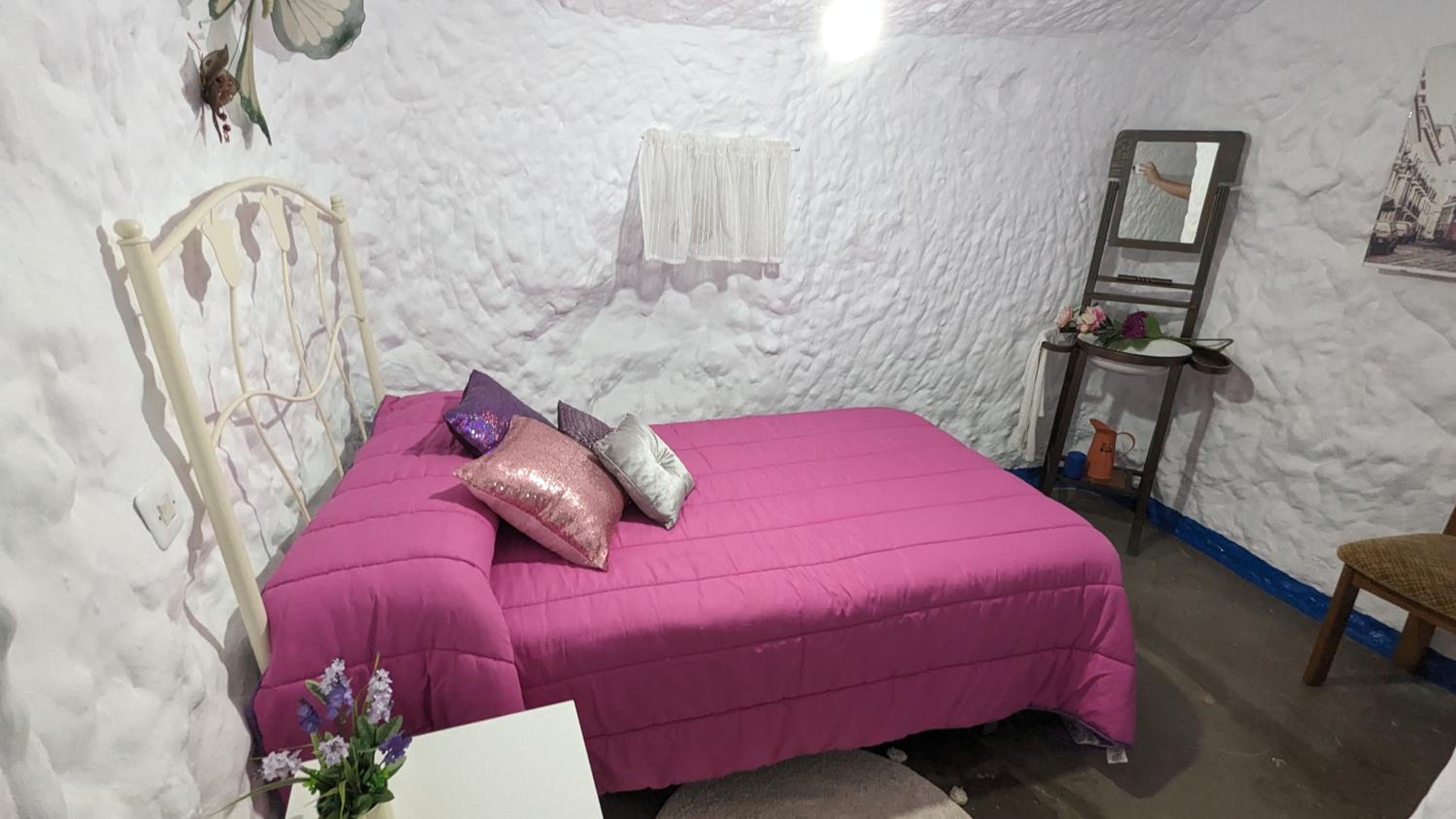 Three-Bedroom House photo 2