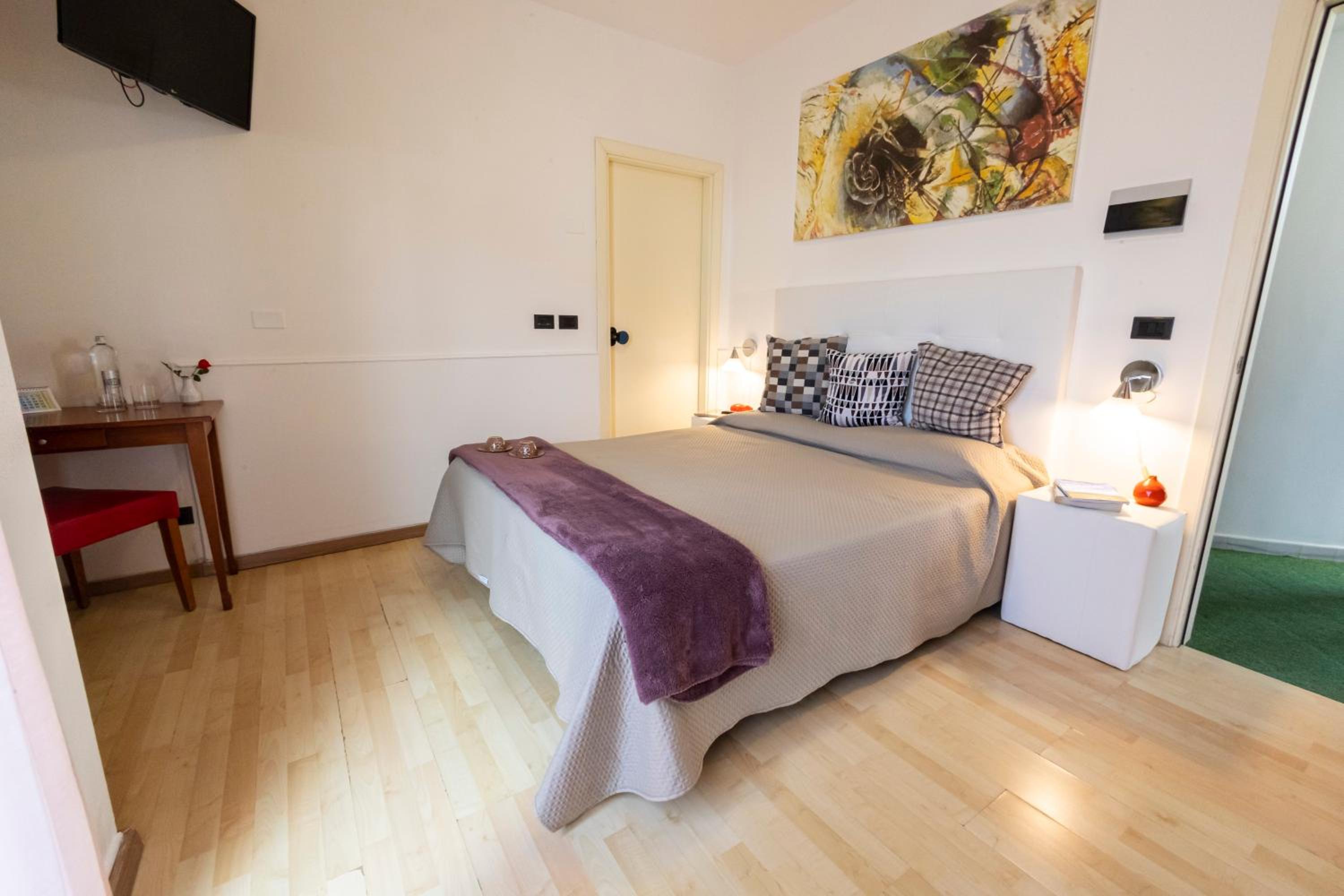 Standard Double Room - Photo 1