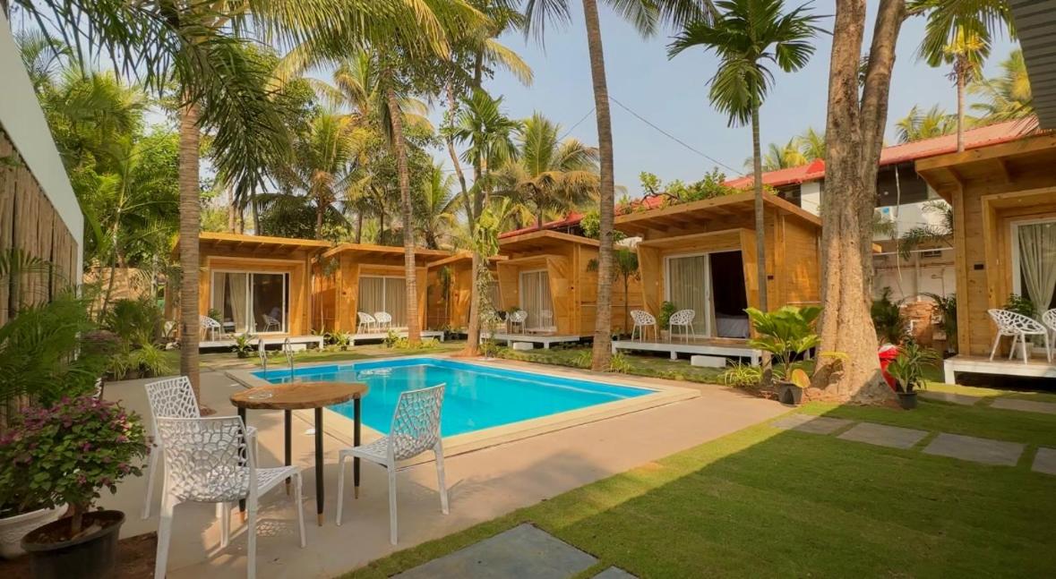 Double Room with Pool View photo 2