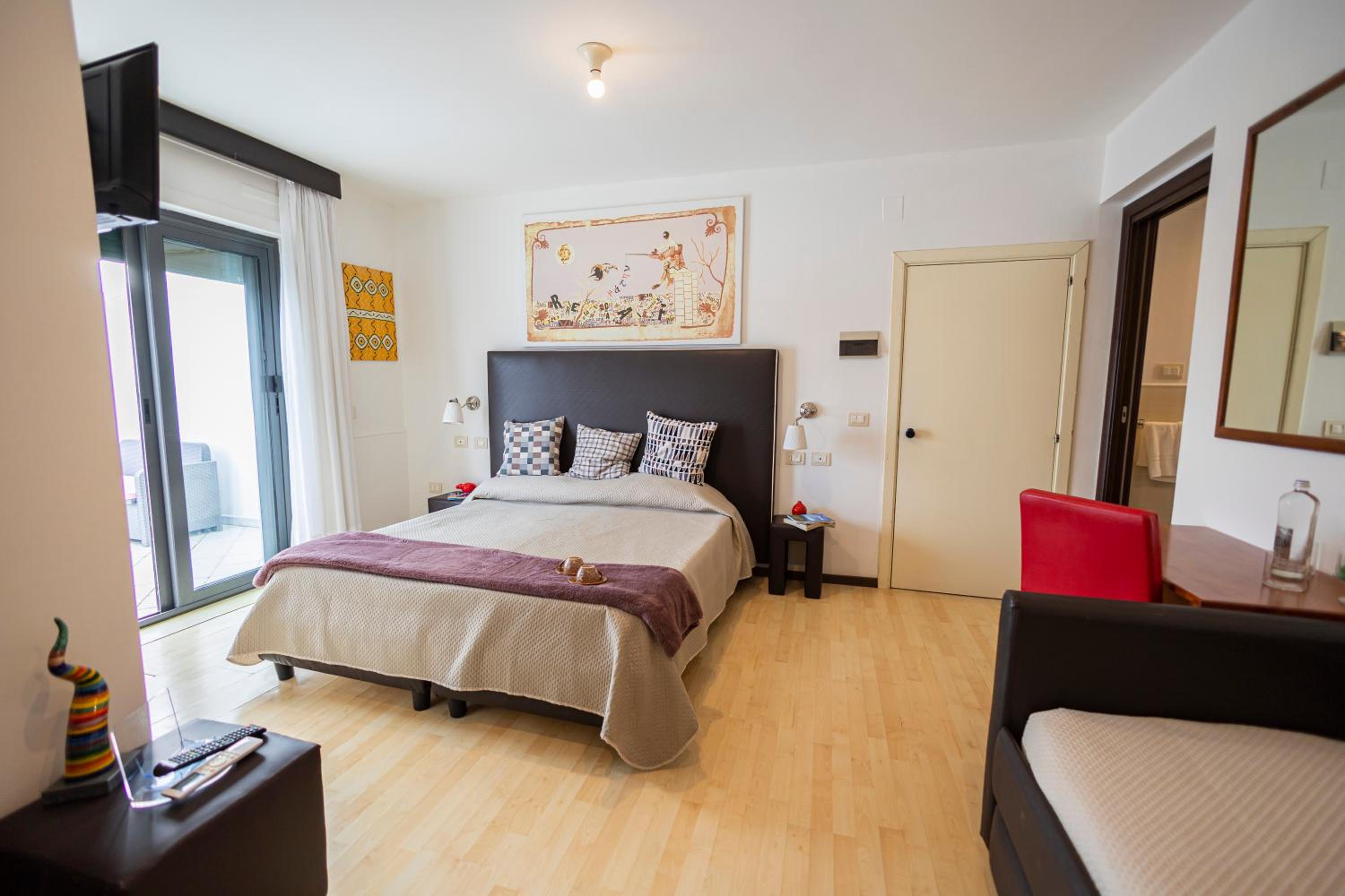 Deluxe Quadruple Room - Photo 5
