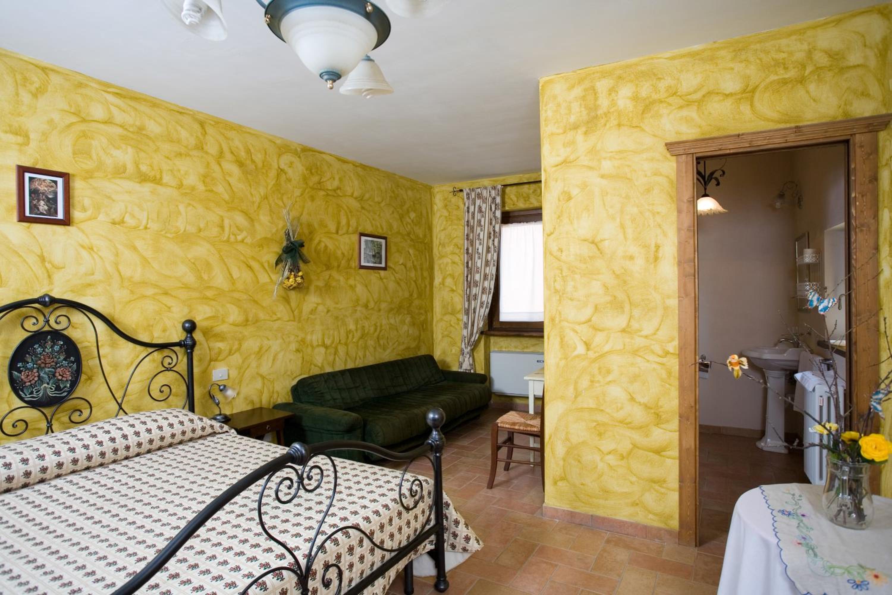Two-Bedroom Apartment (6 Adults) photo 1