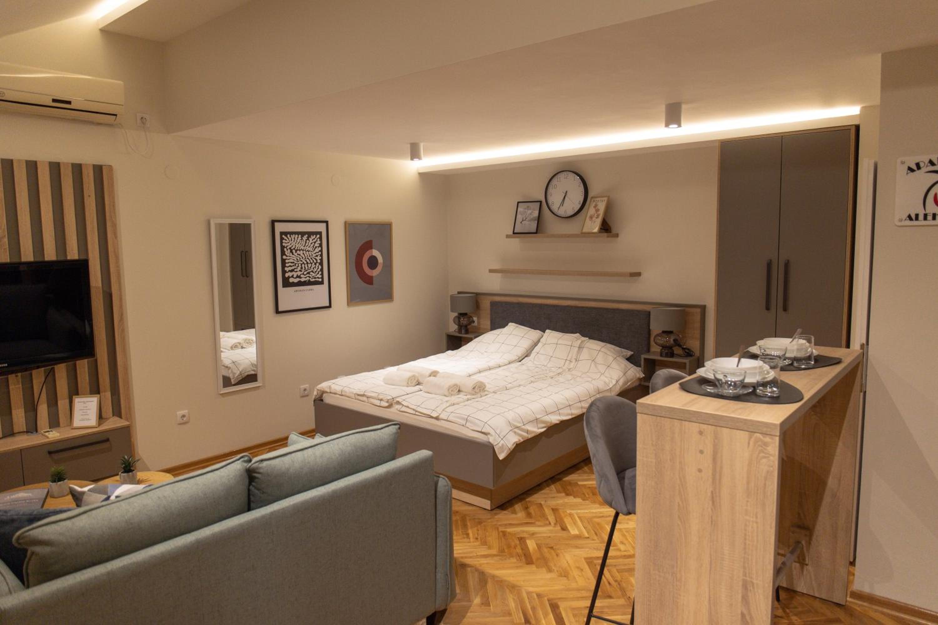 Studio Apartment photo 1