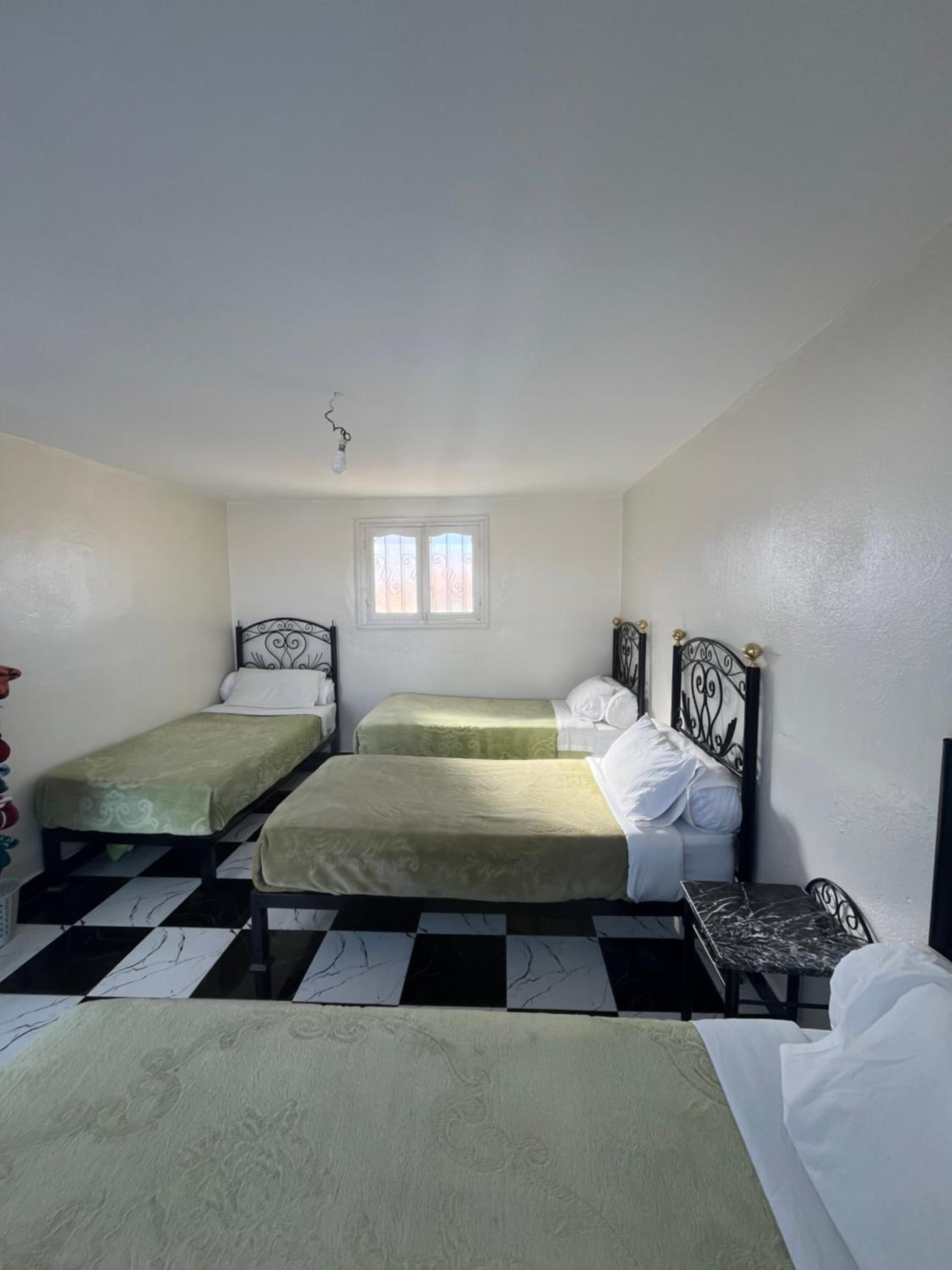 Quadruple Room - Photo 5