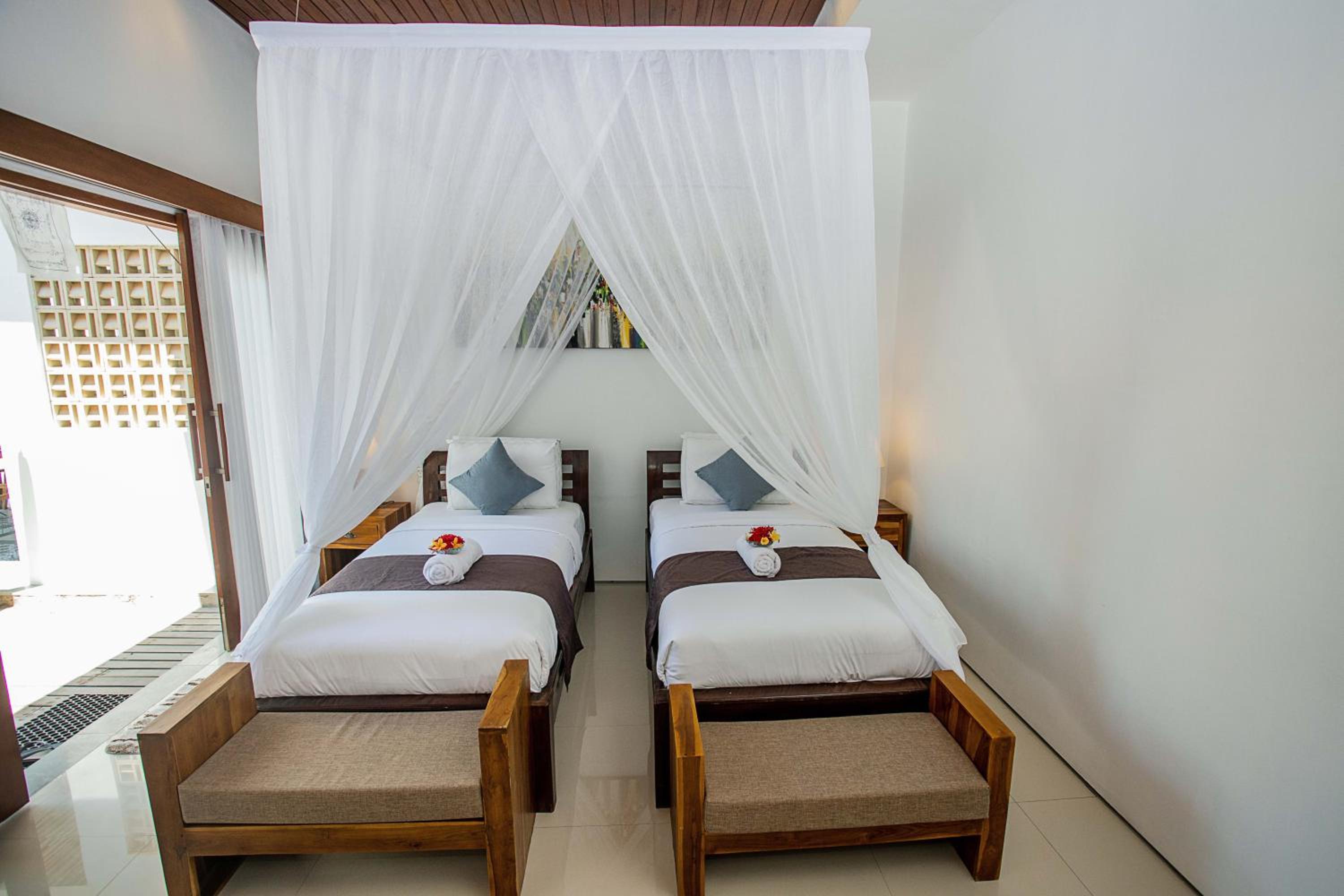 Villa with Private Pool photo 3