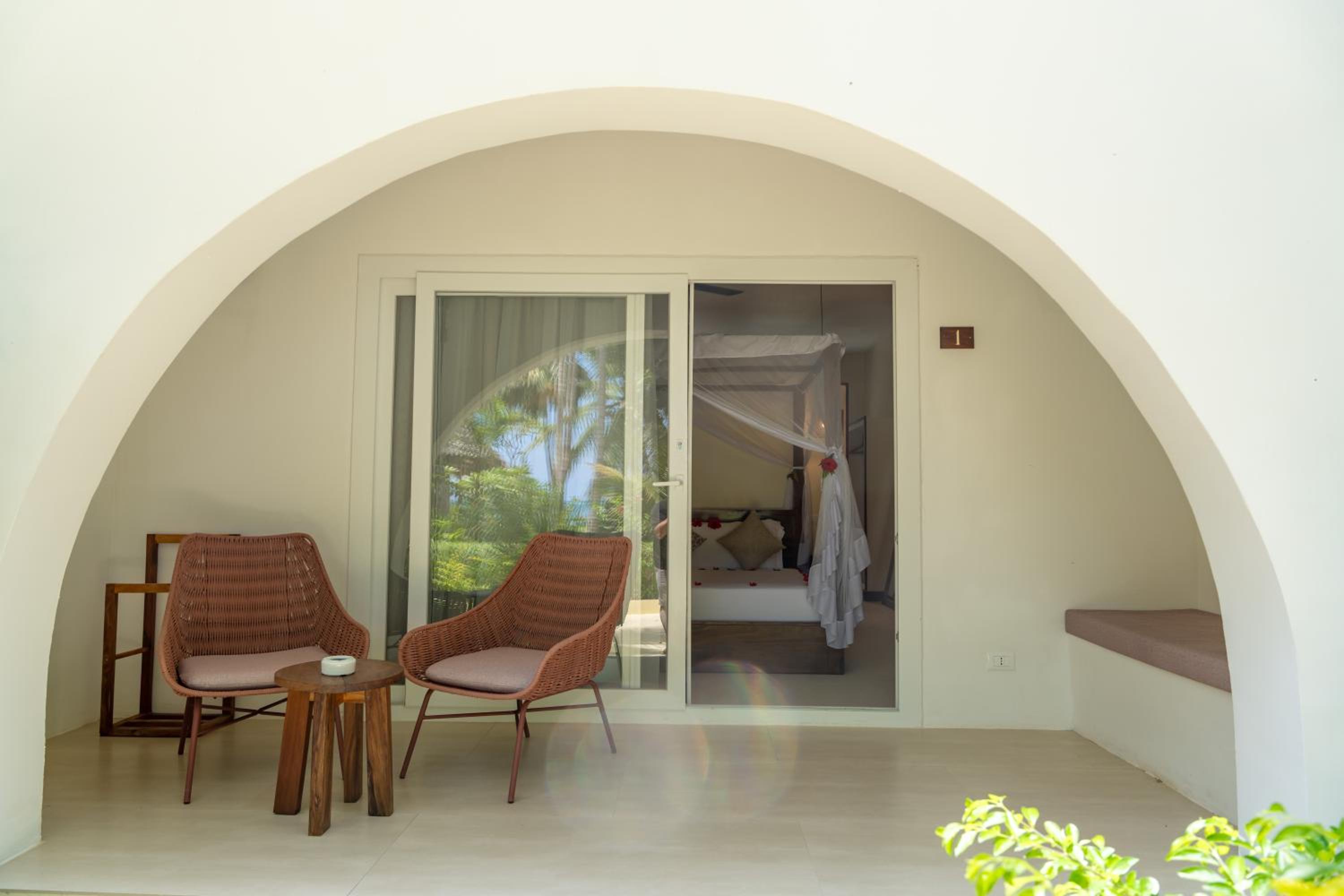 Garden Beach Front Double Room - Photo 18