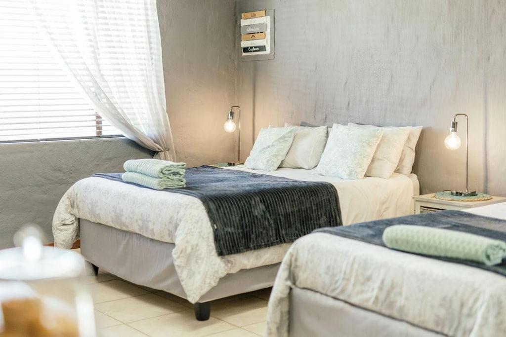 Family Room with Garden View photo 1