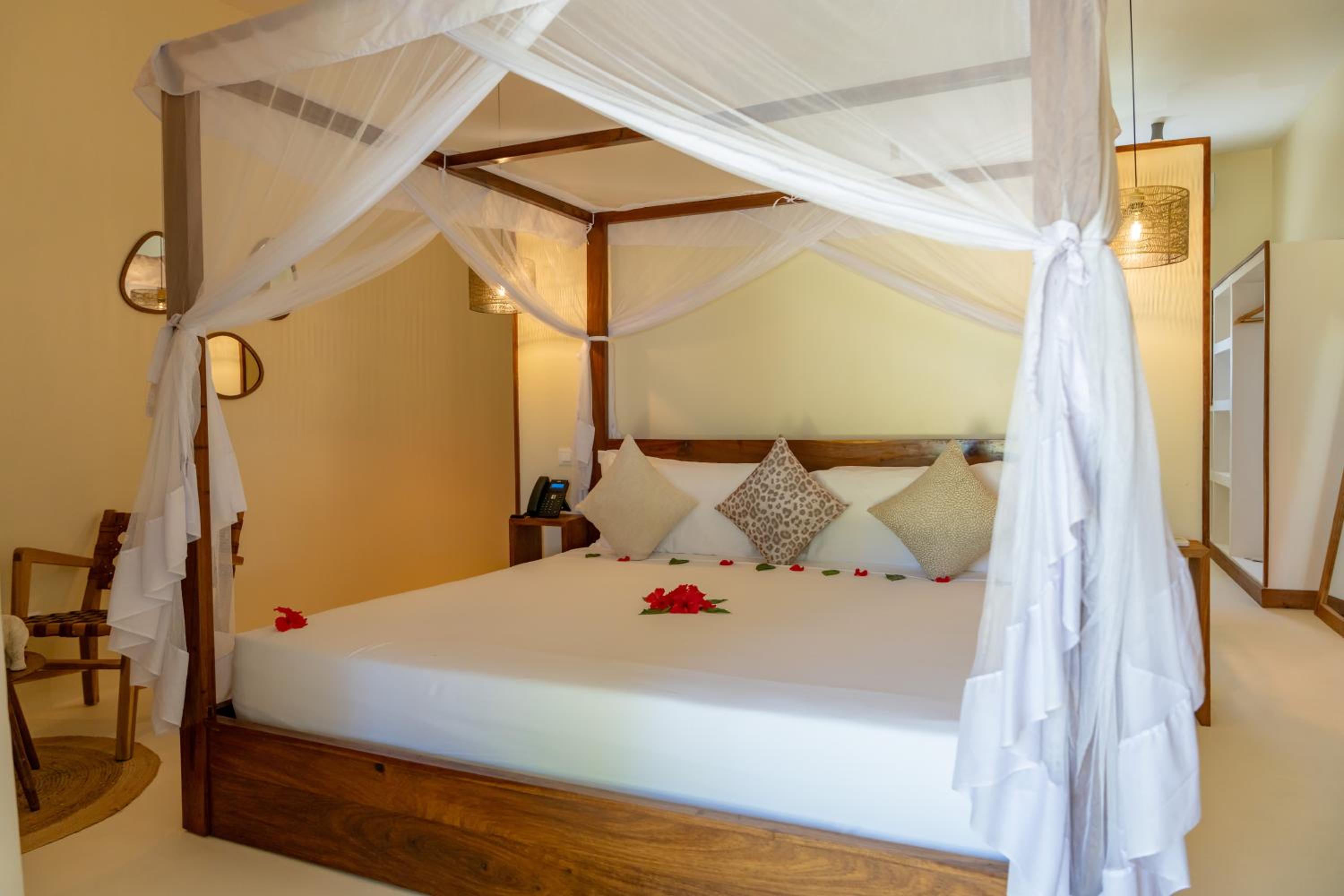 Garden Beach Front Double Room - Photo 13