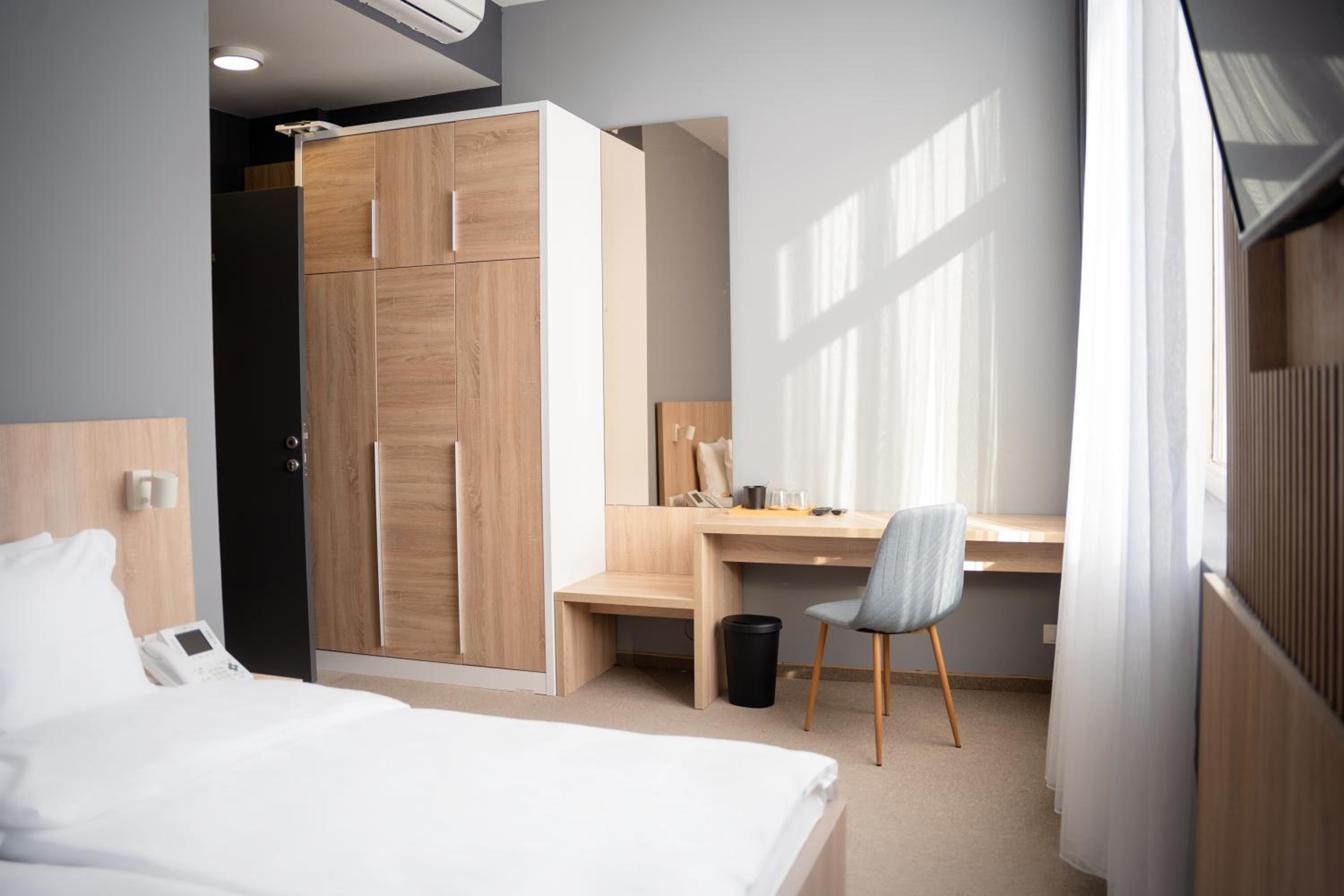 Superior Queen Room - Photo 10