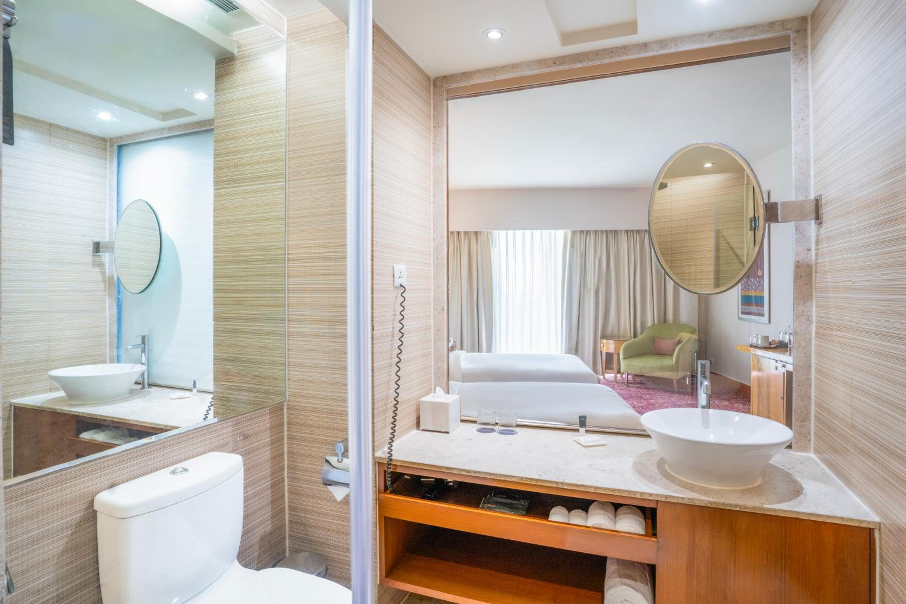 Superior room, King Bed  photo 2