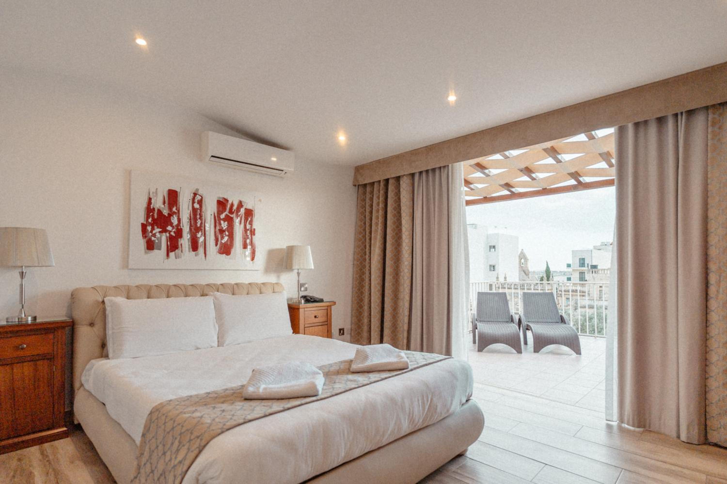 Deluxe Suite