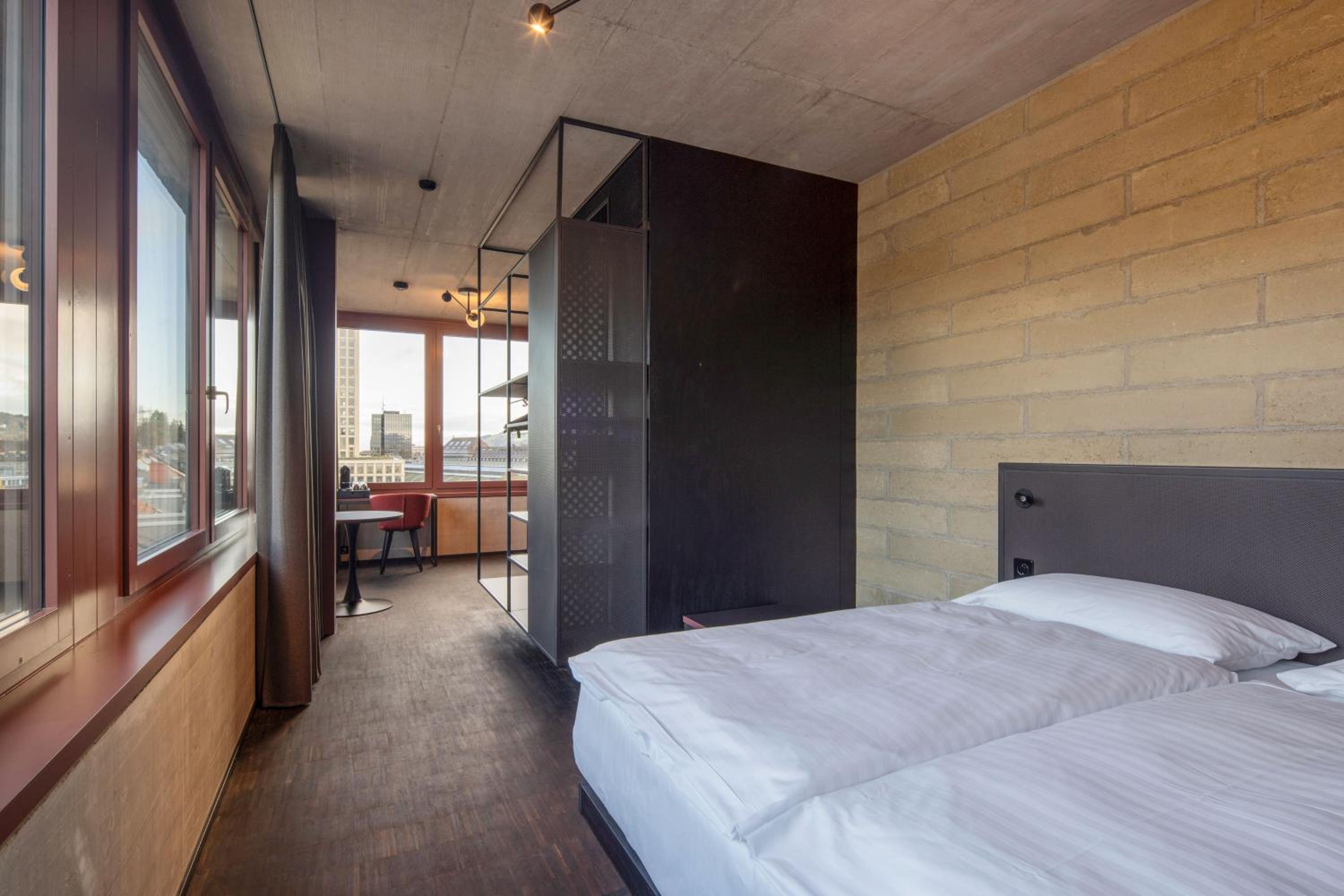 Classic King (barrier-free room) - Photo 5