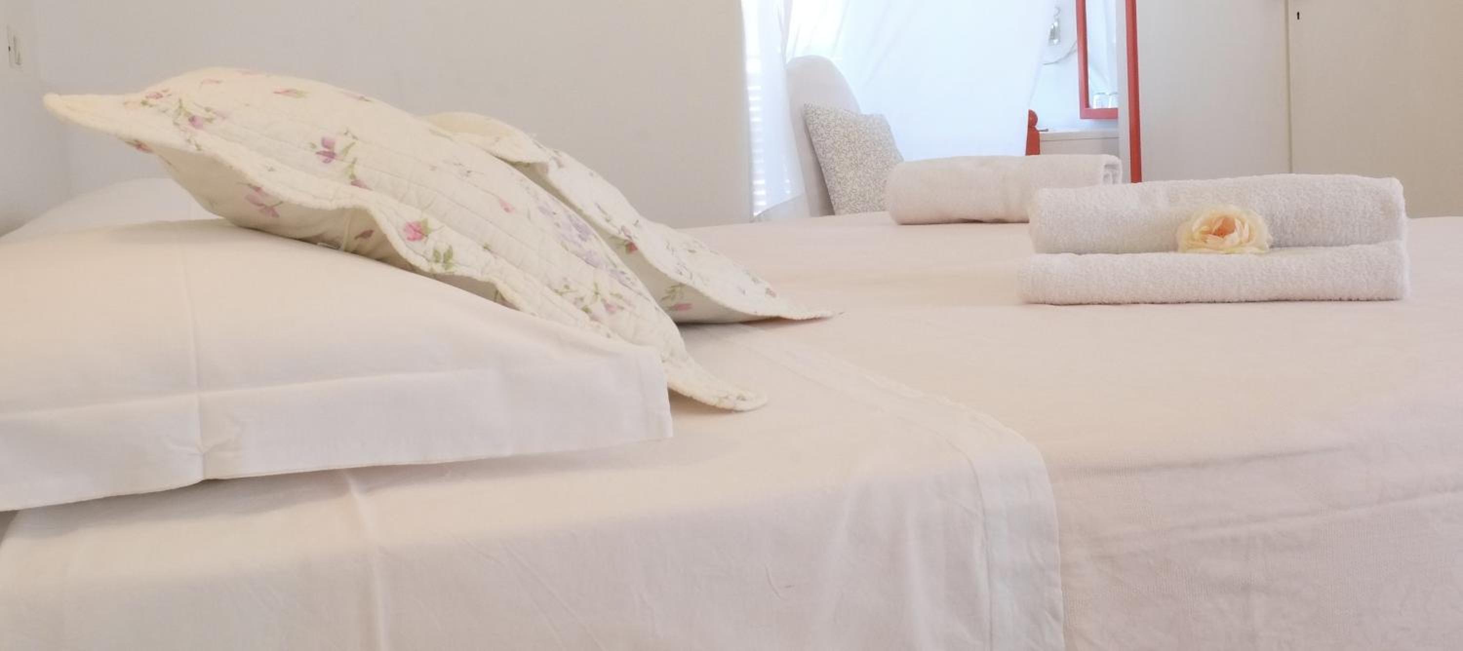 Queen Room with Balcony photo 1
