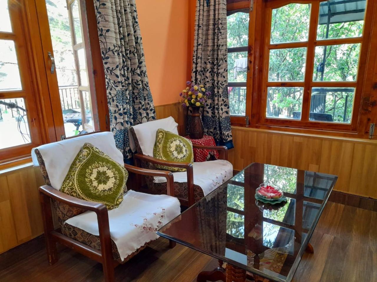 Deluxe Room (2 Adults + 1 Child) photo 3