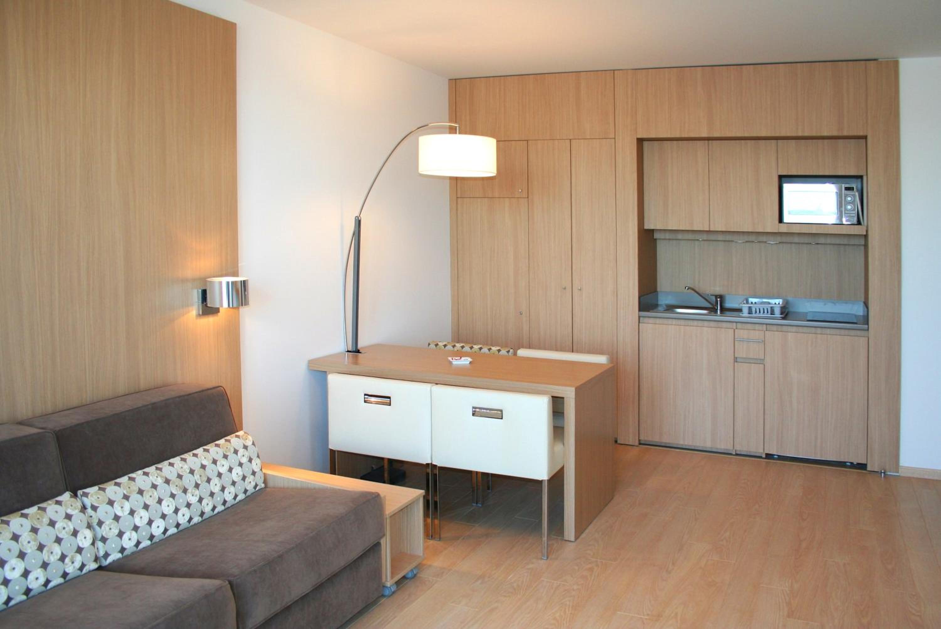 One-Bedroom Apartment - Photo 6