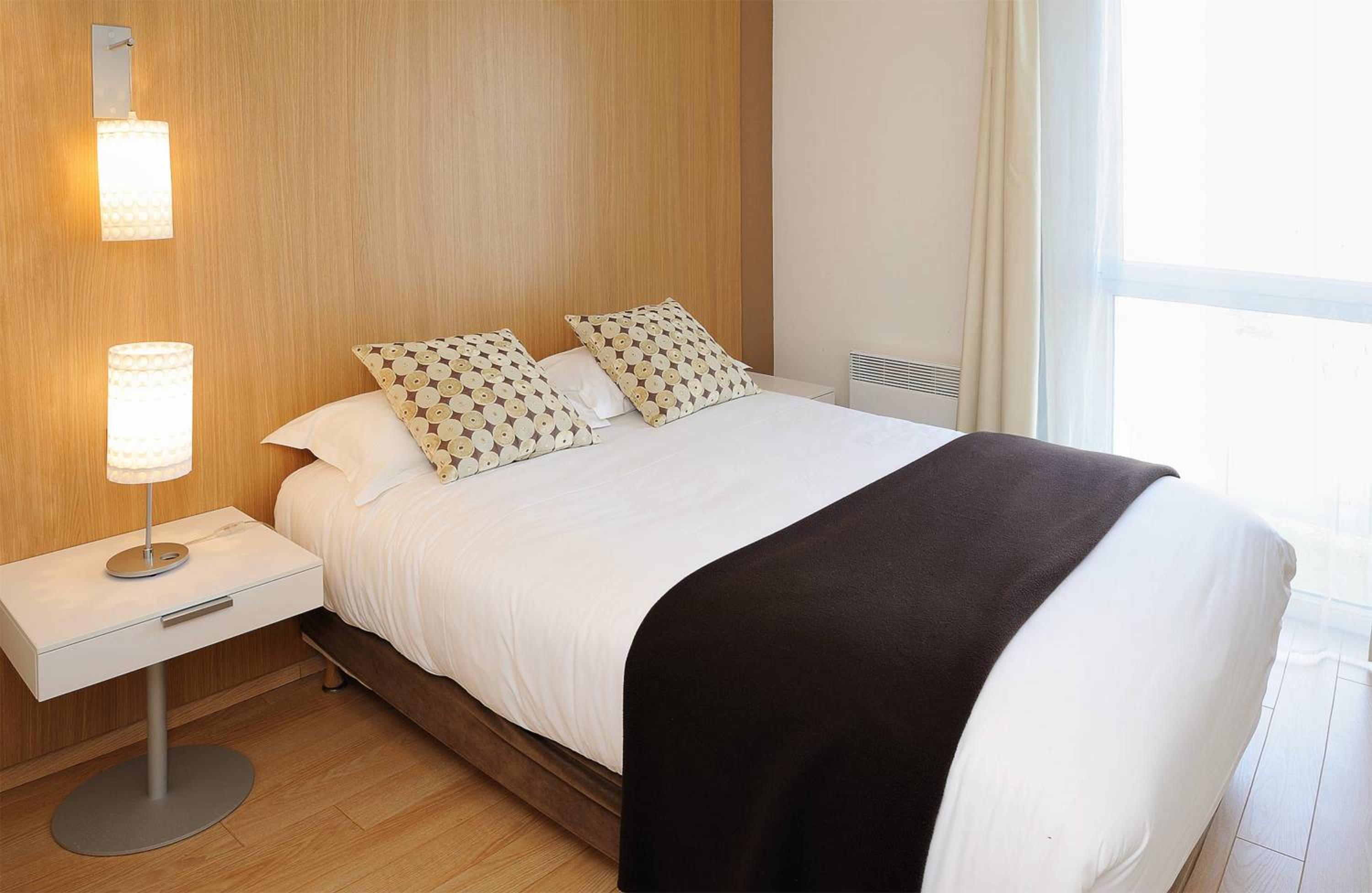 One-Bedroom Apartment - Photo 3