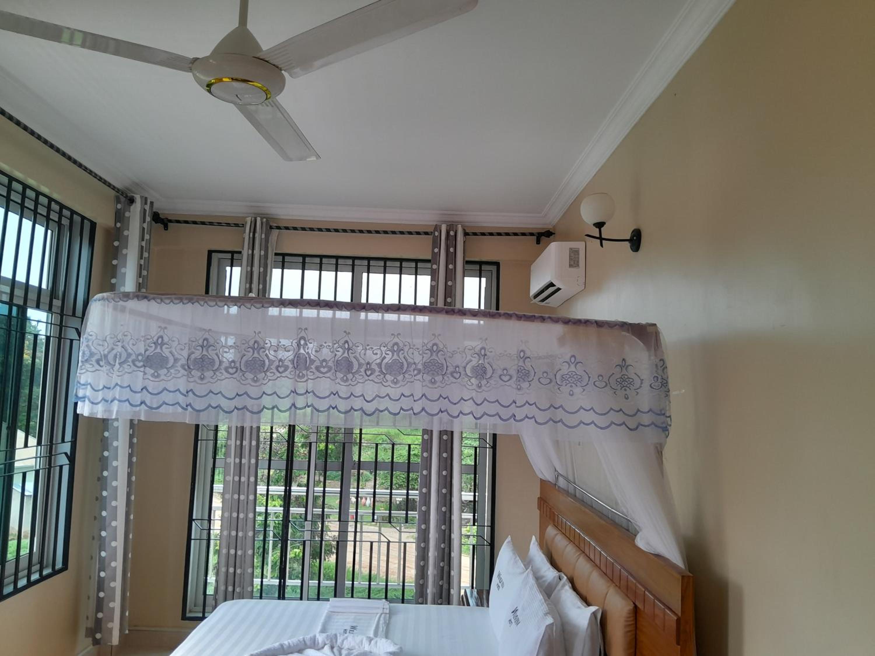 Standard Double Room - Photo 54
