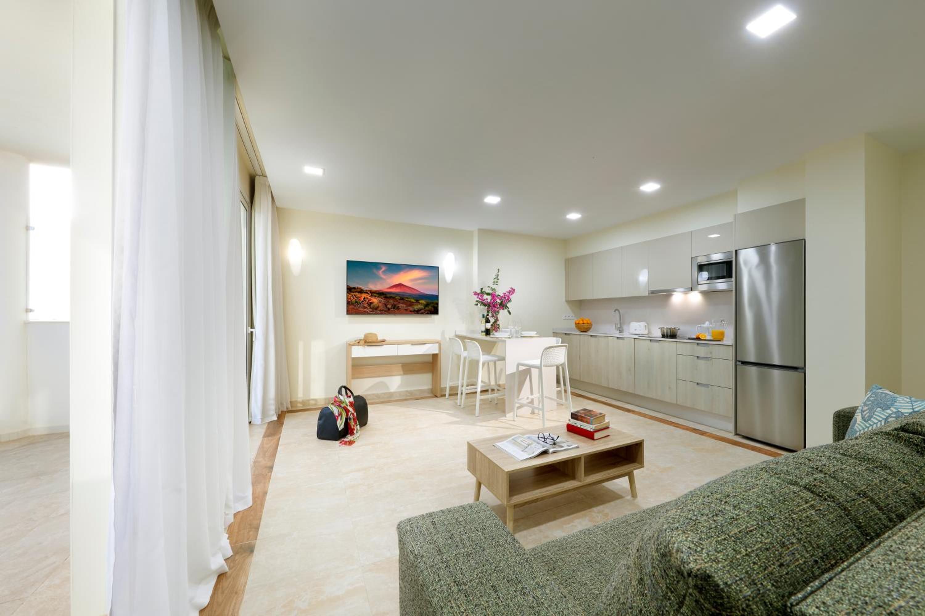 Apartamento de Dos Habitaciones con Terraza