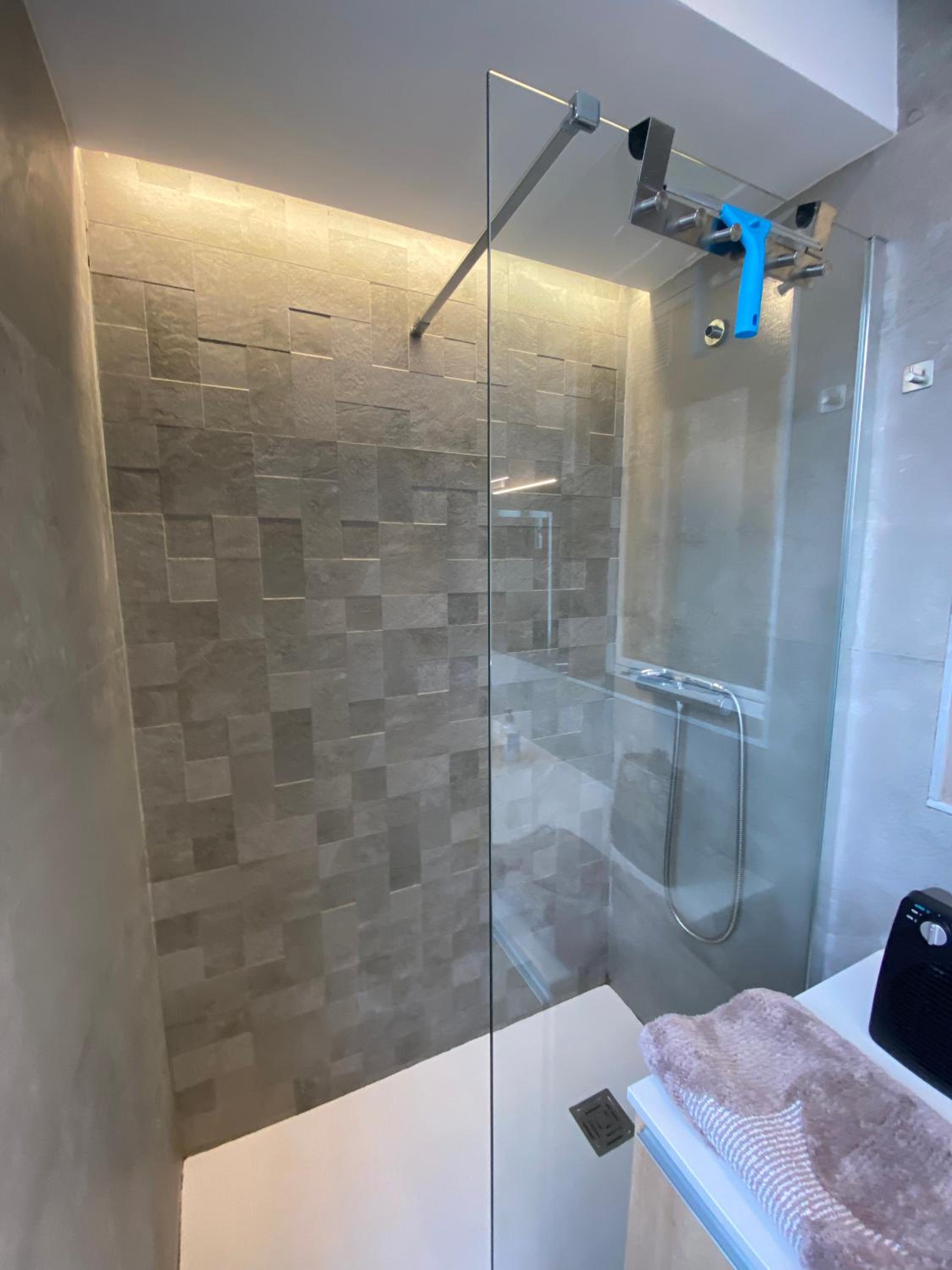 One-Bedroom Apartment without Elevator. photo 2