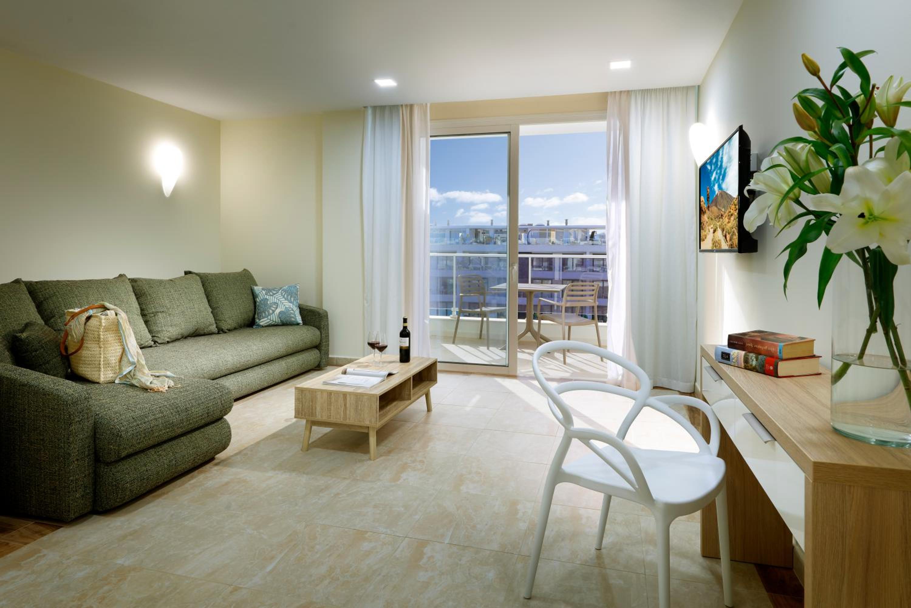 Apartamento de una habitación con balcón