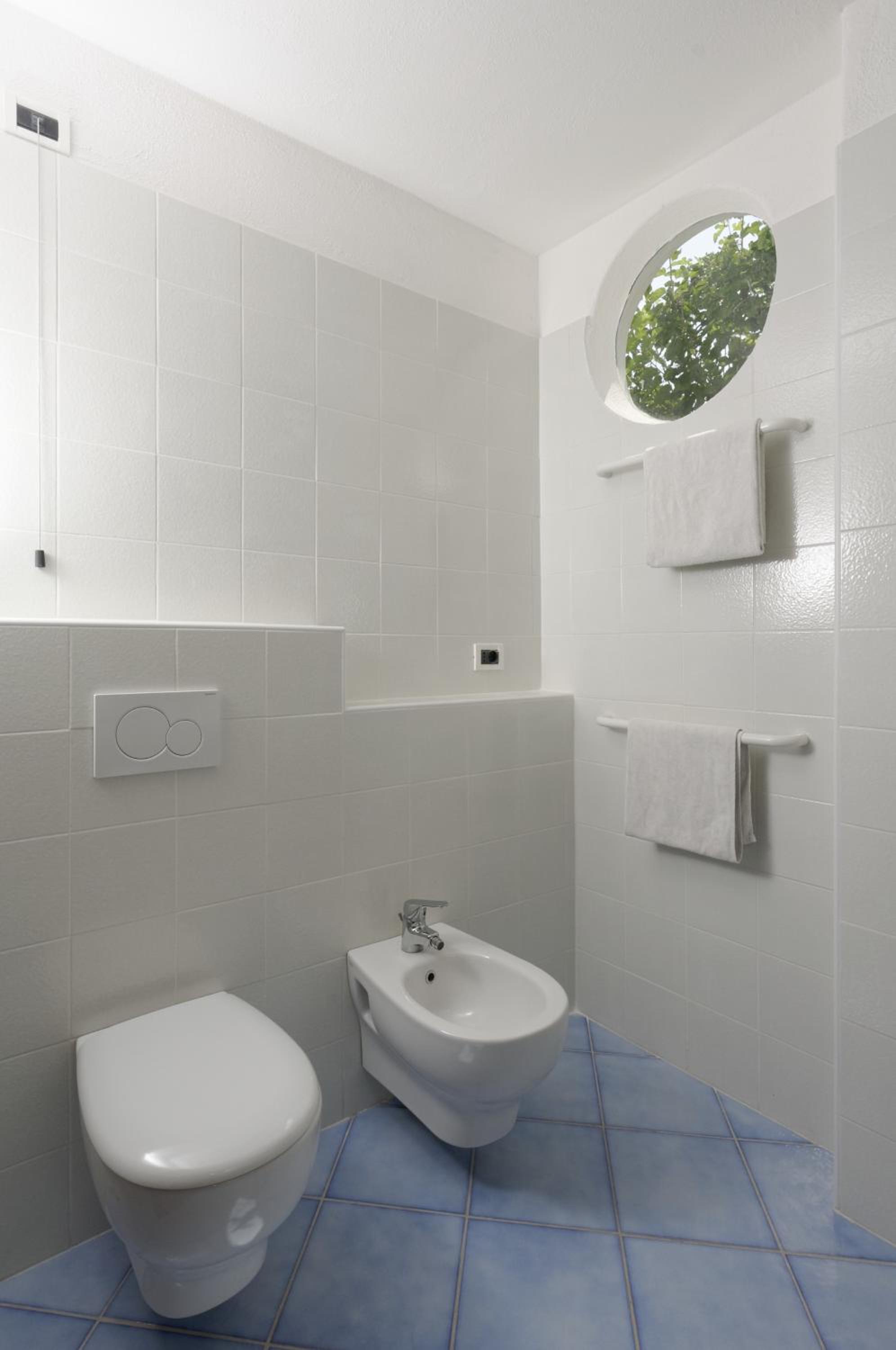 Deluxe Double Room with Balcony and Sea View - Photo 2