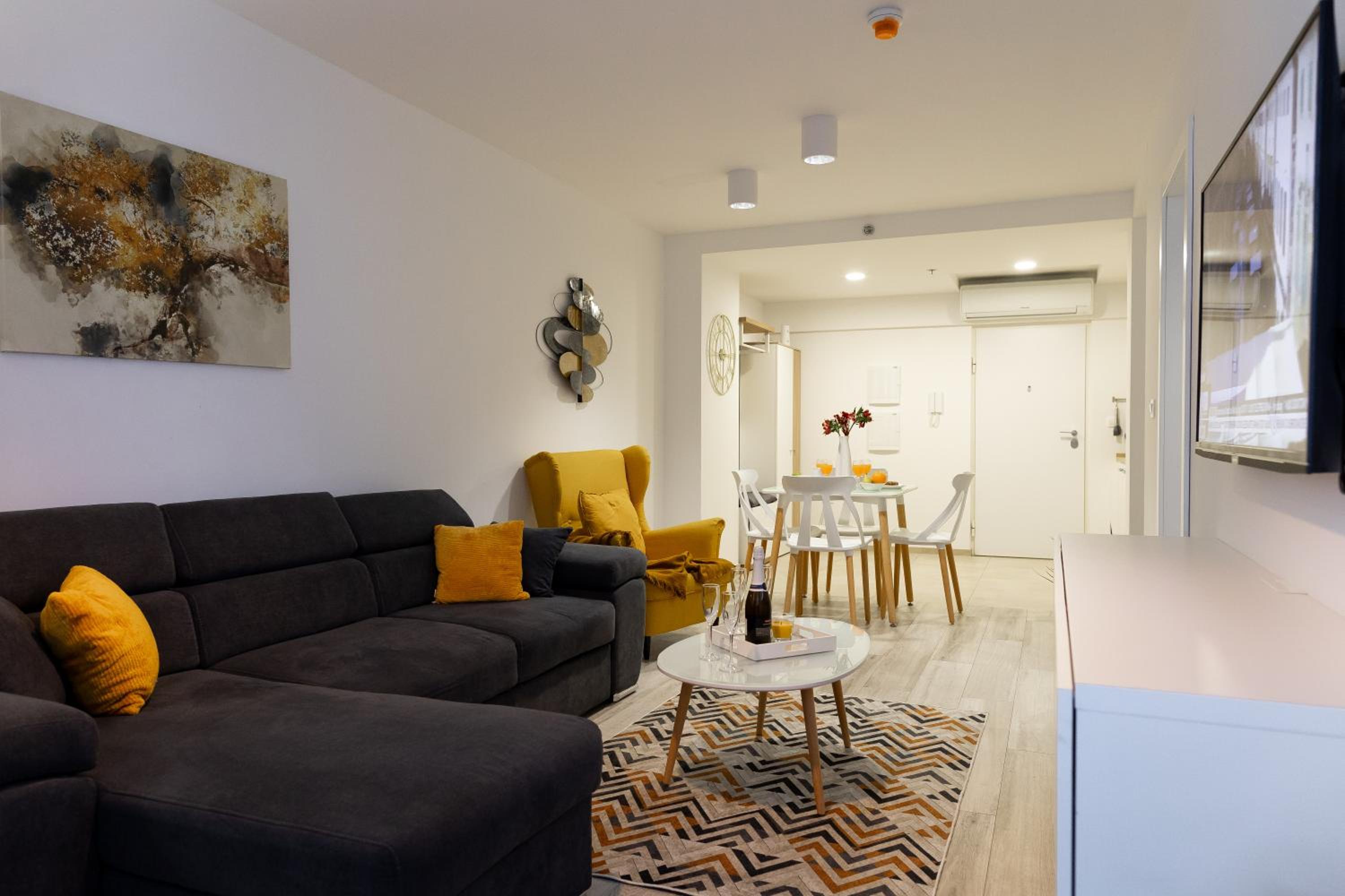 One-Bedroom Apartment